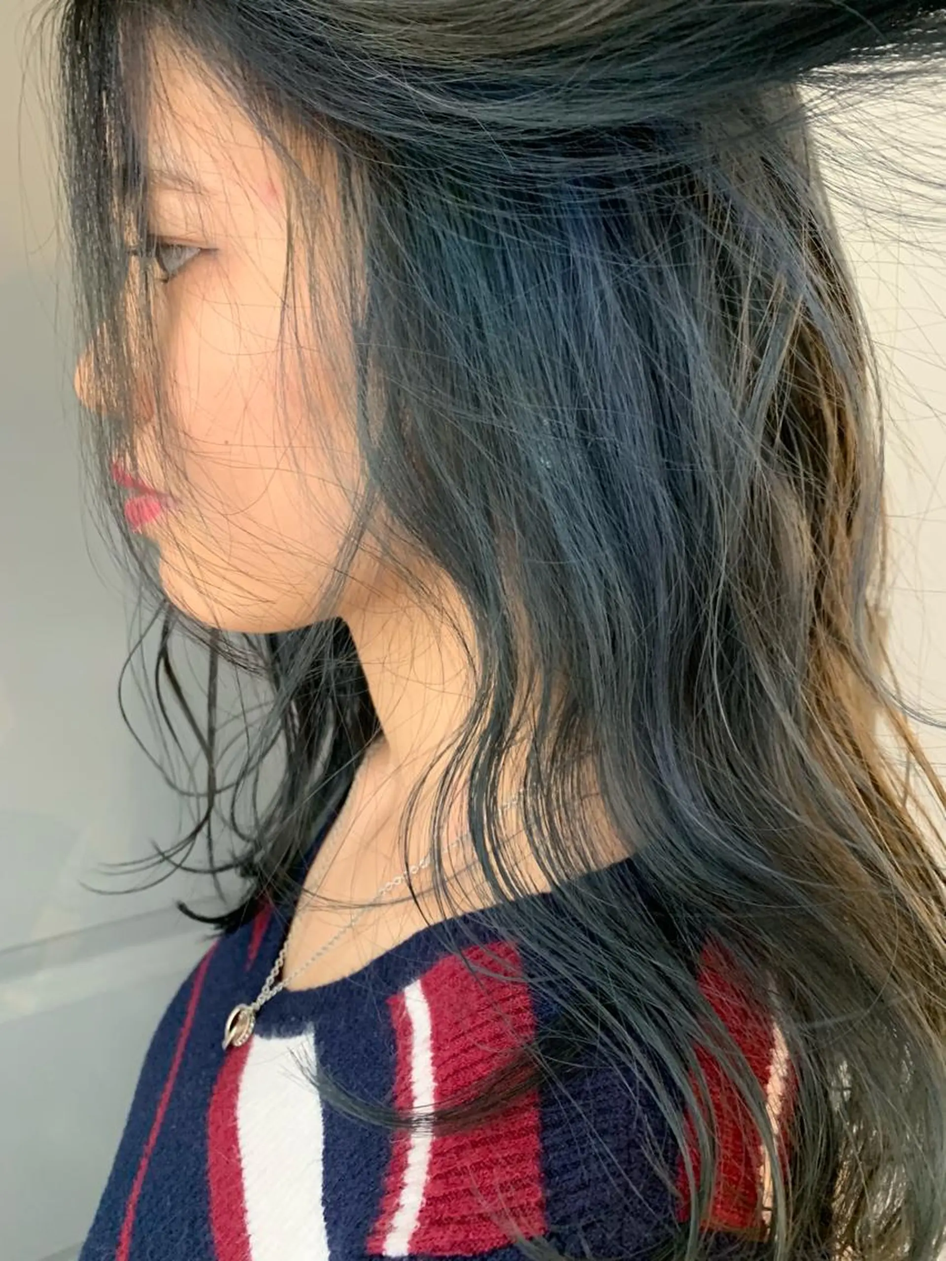 カラー ブルーカラー インナーカラー 古賀 侑磨のヘアスタイル