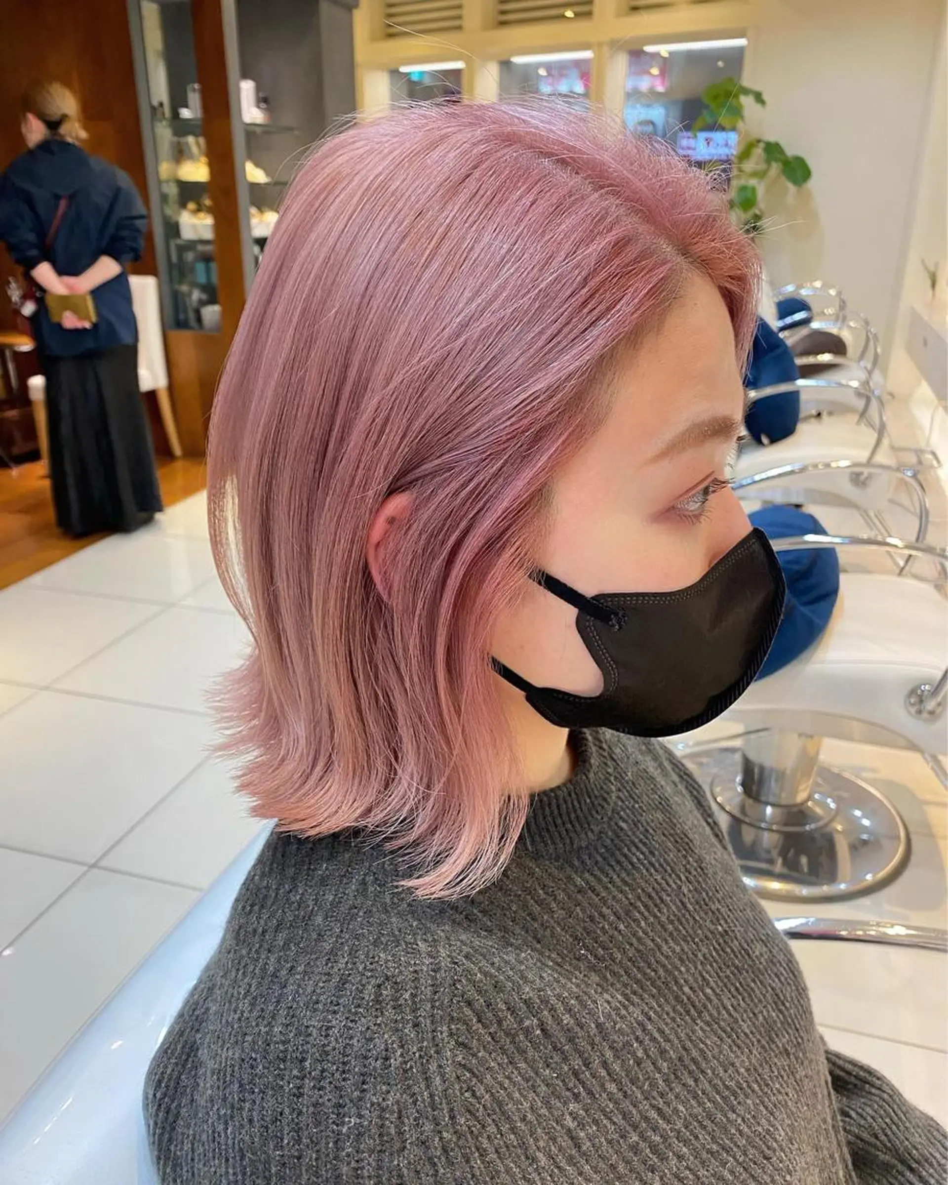 ミディアム ボブ 外ハネヘア ヘアカラー sea's所属・ヒラカホ/矢場町/ ブリーチ/似合わせのヘアスタイル