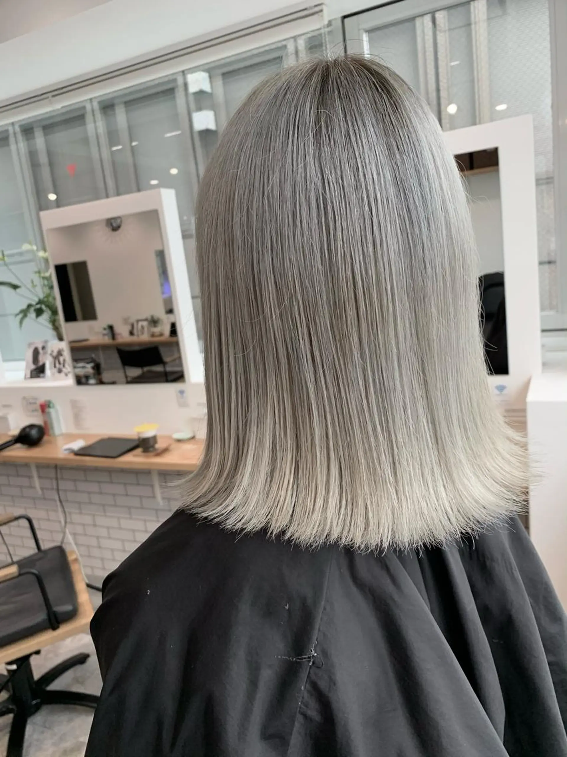 ミディアム ヘアカラー 大人レイヤー ヨシミカズヤのヘアスタイル