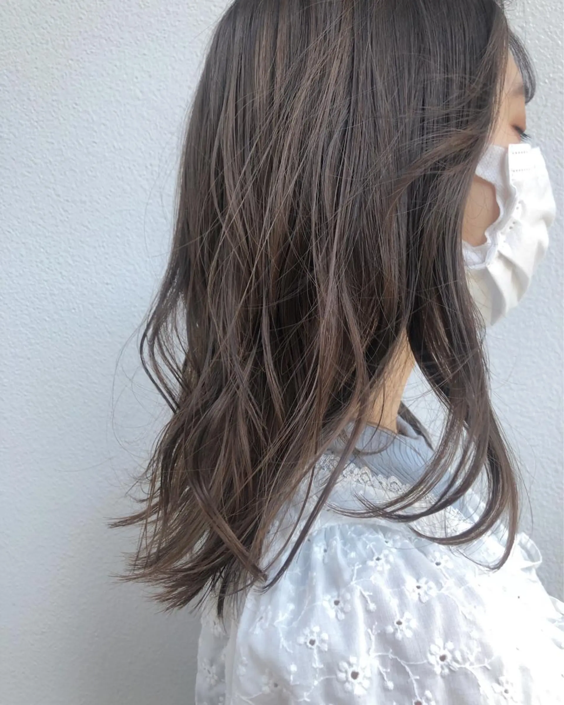 ミディアム カラー 🩰オリーブ/ ベージュ松本咲花🩰のヘアスタイル