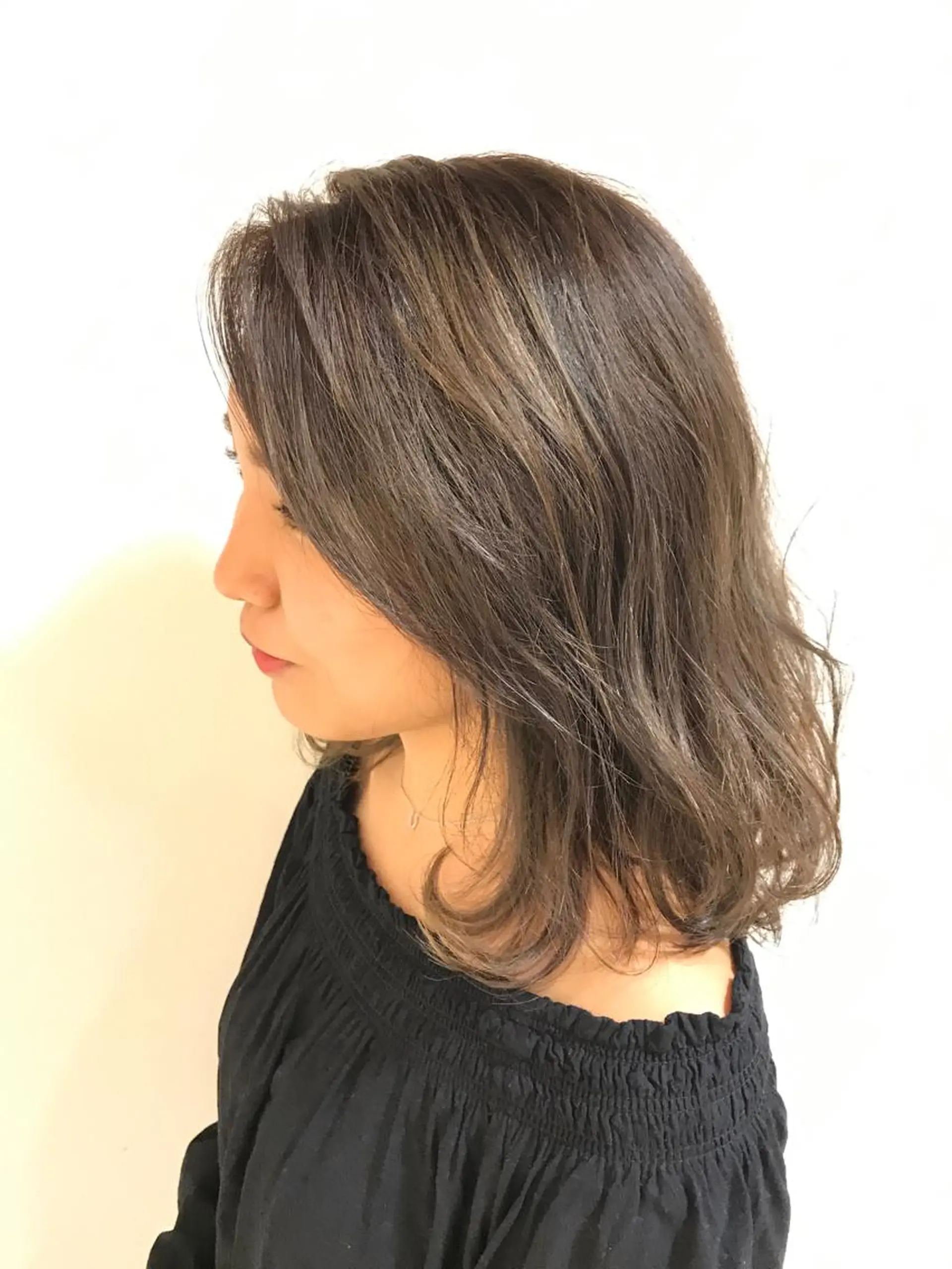 セミロング カラー ハイライトカラー イルミナカラー 外国人風カラー ハイライト ヘアカラー トリートメント chiyo yasuのヘアスタイル