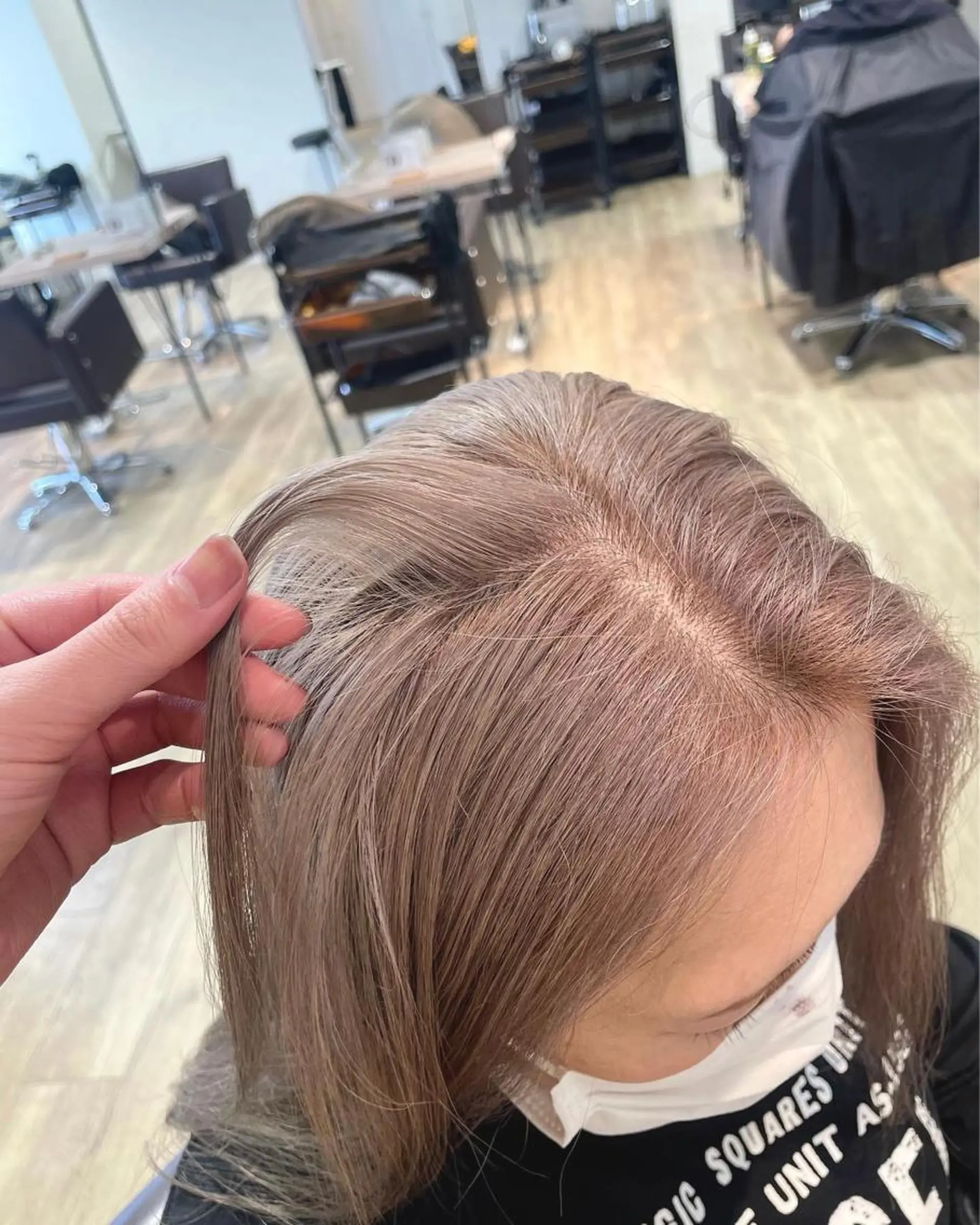 セミロング N＋所属・前田 菜奈子のヘアスタイル