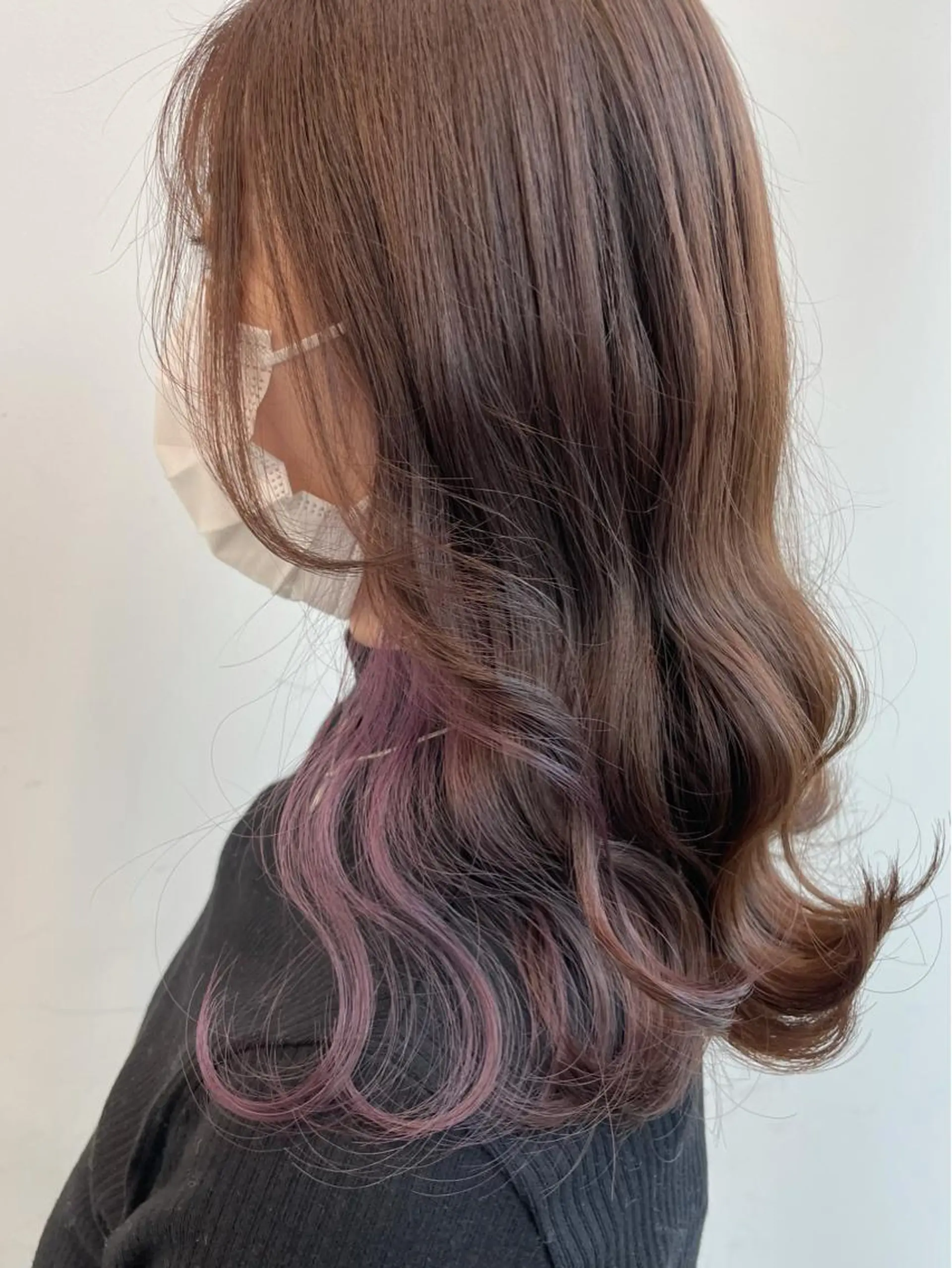 ミディアム カラー ヘアアレンジ ブリーチ イヤリングカラー ラベンダーカラー ラベンダーピンク ピンクカラー ヘアカラー トリートメント 🦄インナーカラー 🦄貫井彩花のヘアスタイル