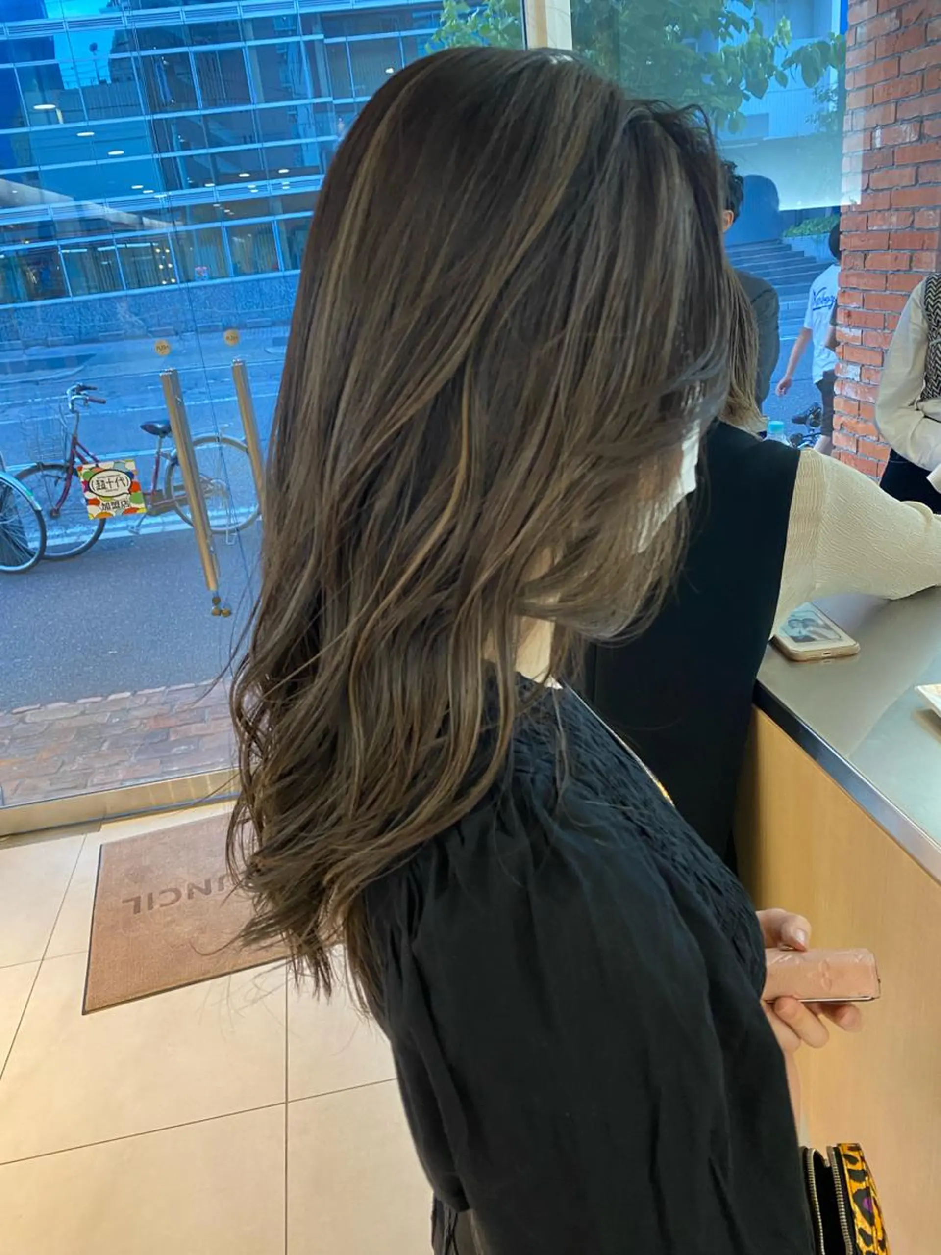 ロング カラー デザインカラー ハイライトカラー ハイライト ヘアカラー トリートメント 🍀透明感抜群🍀/ ハイトーンカラーのヘアスタイル