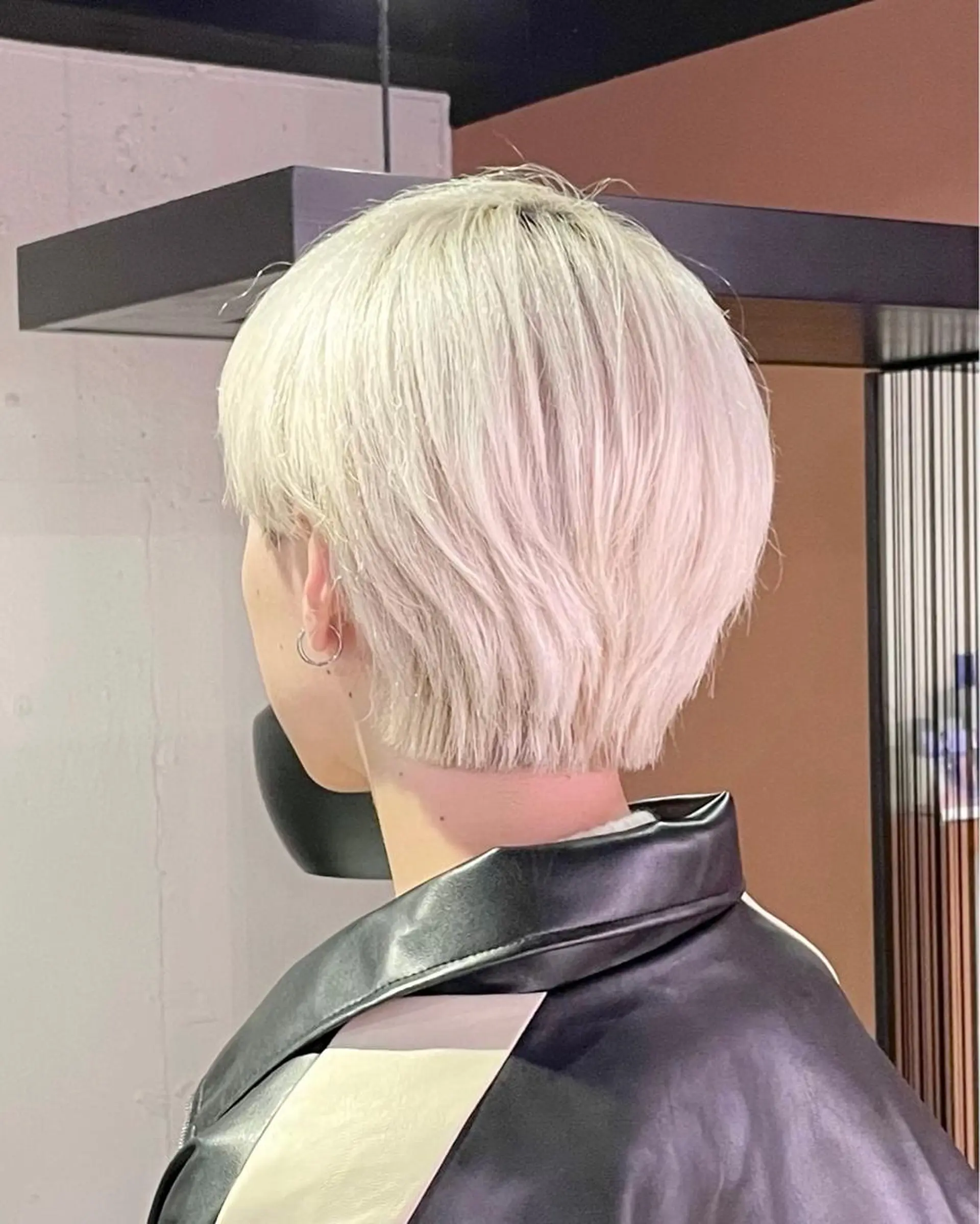 カラー メンズ メンズブリーチ ブリーチ pizzicato pacto所属・ボルドーカラー/ワイ ンレッド/長山遼太郎のヘアスタイル