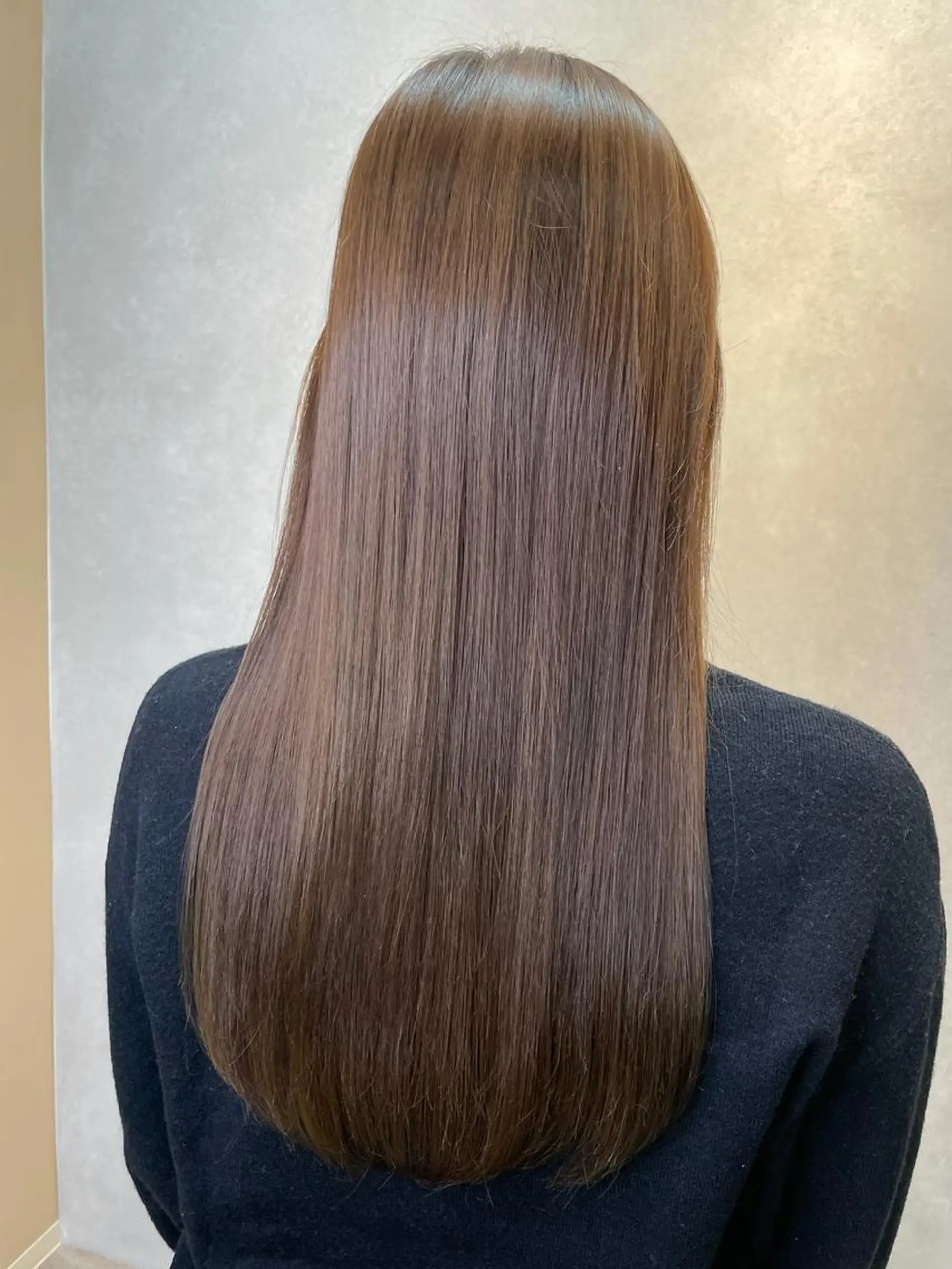 セミロング esse大阪茶屋町店所属・レイヤーカット 新井田陽寿のヘアスタイル