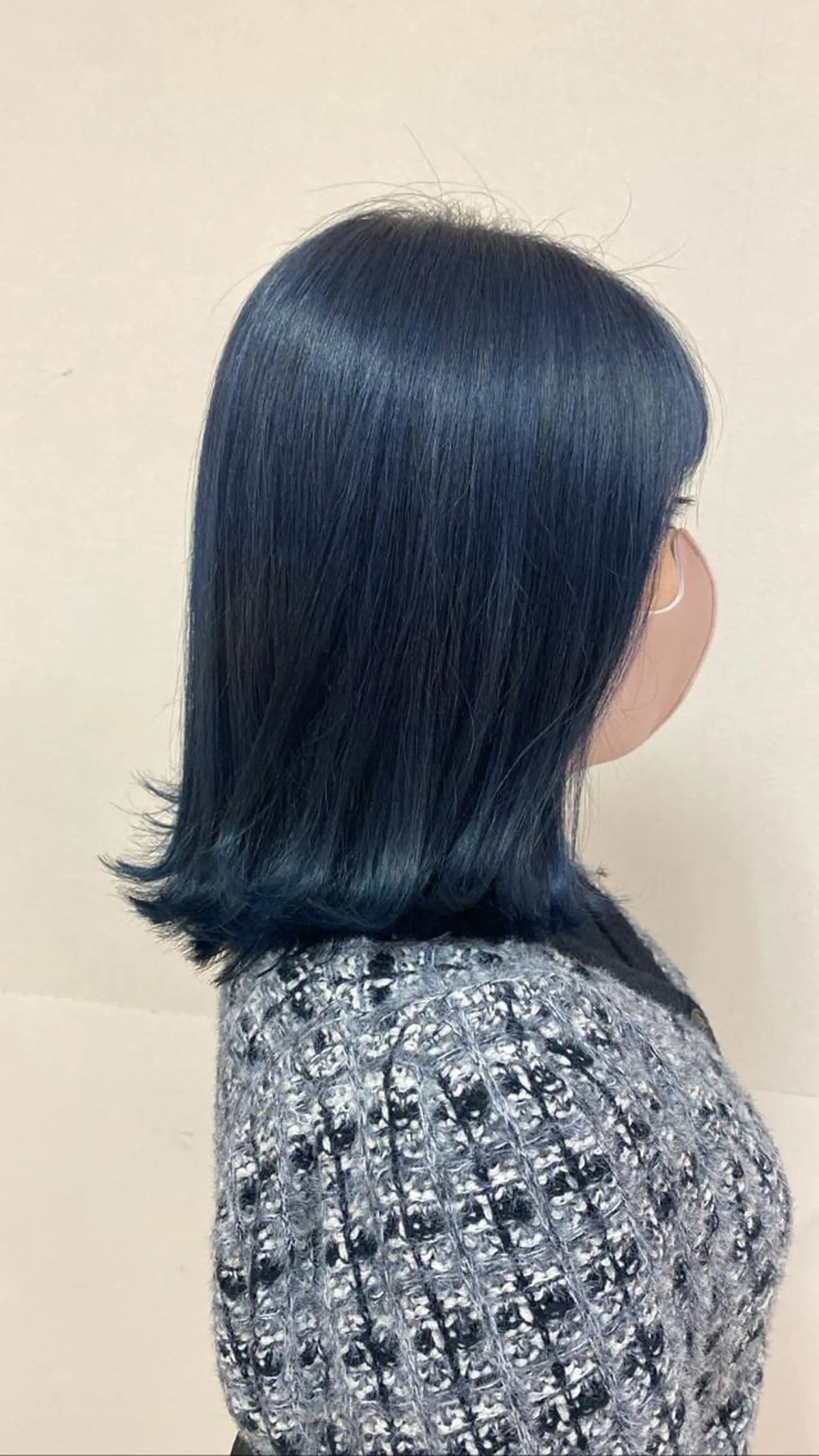ミディアム カラー ヘアアレンジ ブルーカラー ネイビーカラー 丸谷 みくのネイルデザイン