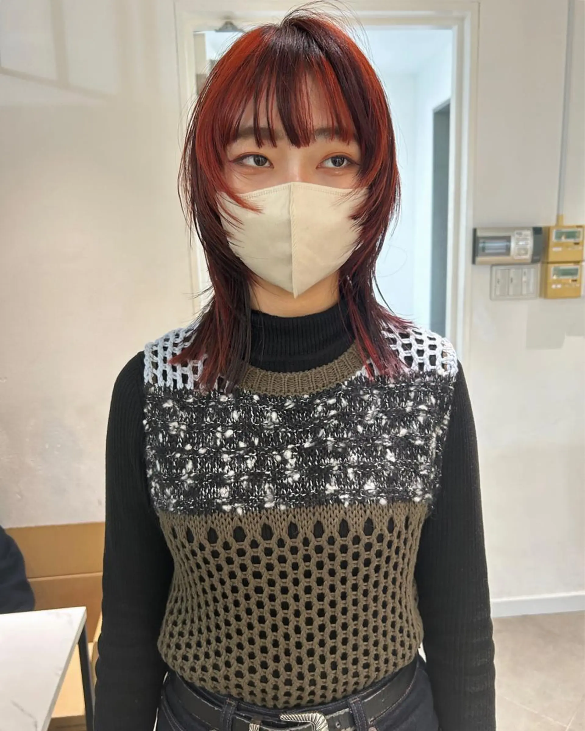 ミディアム カラー ウルフカット カット ヘアカラー トリートメント Loom.所属・村上雅人 ナチュラルモードのヘアスタイル