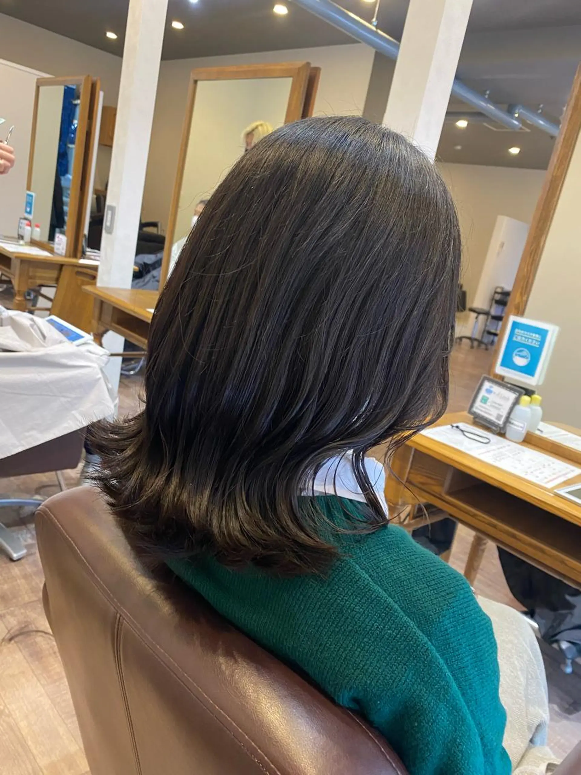 ミディアム 美容室Limb所属・髪質改善/縮毛/小林 水葵のヘアスタイル