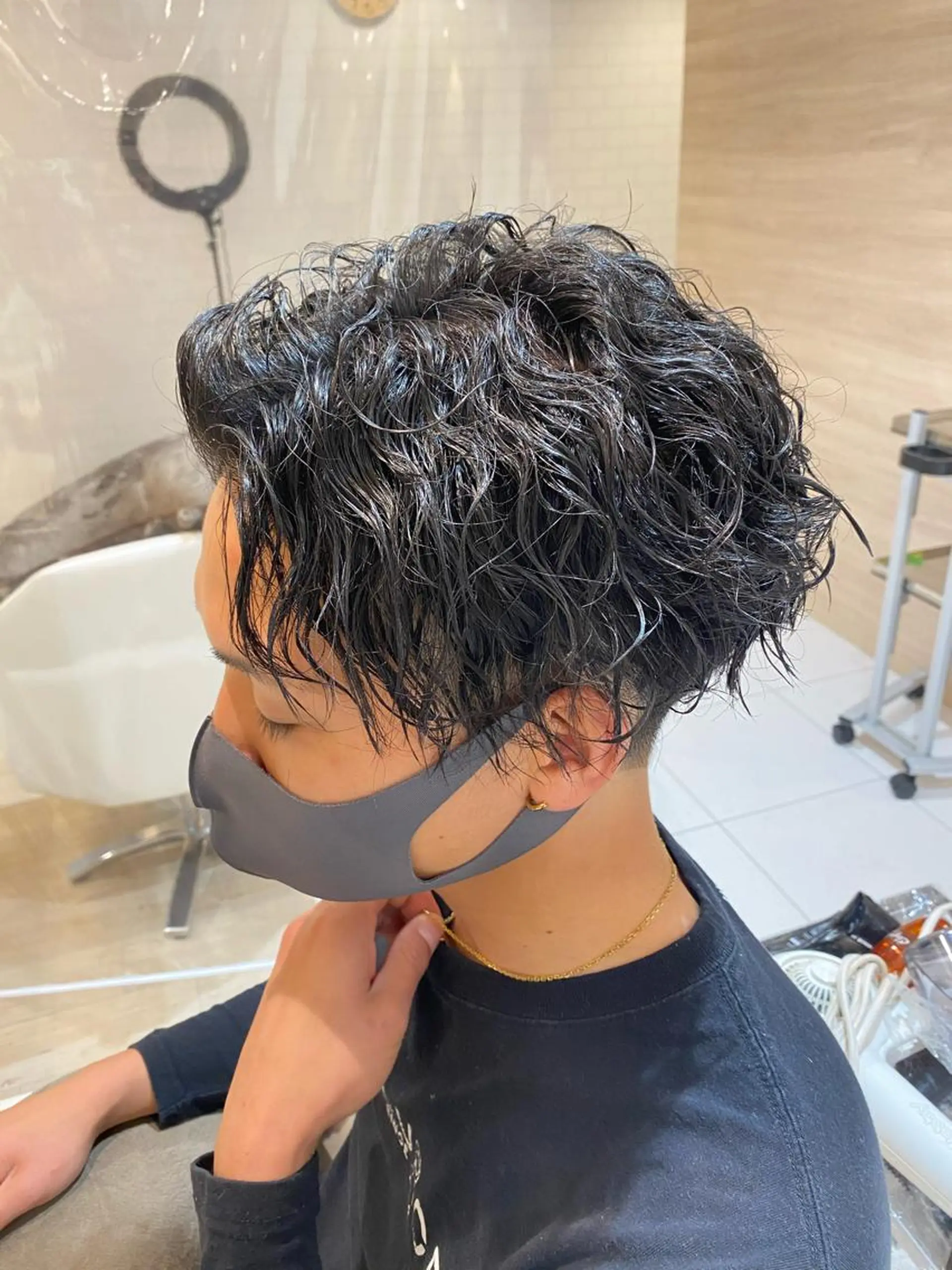 ショート パーマ メンズ センターパート 塩谷黎✨ブリーチ無W カラーメンズパーマ✨のヘアスタイル