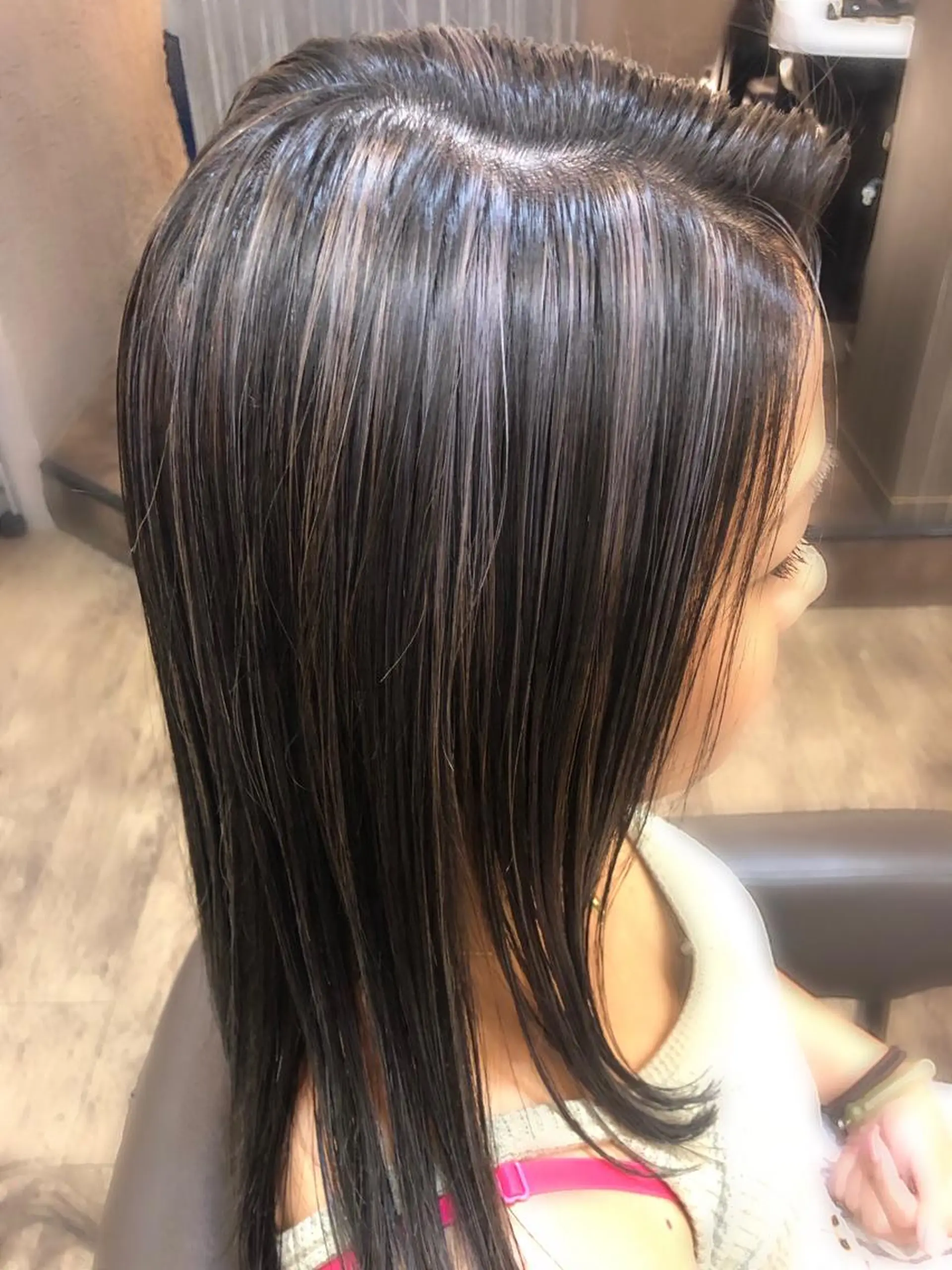 セミロング カラー ハイライトカラー ハイライト ヘアカラー 尚平 髪質改善 大人のデザインカラーのその他イメージ