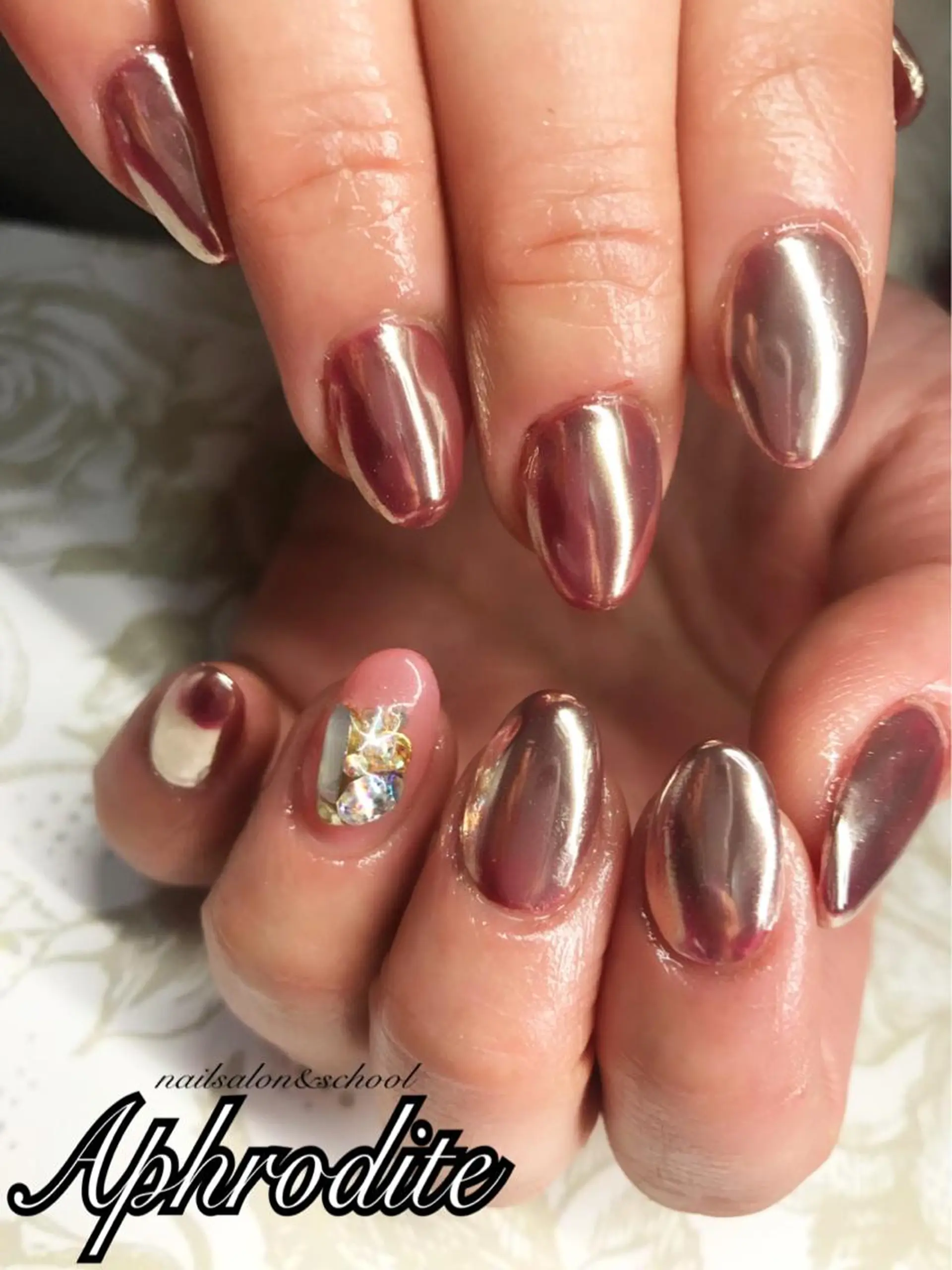 ネイル ミラーネイル APHRODITE Nagisaのネイルデザイン
