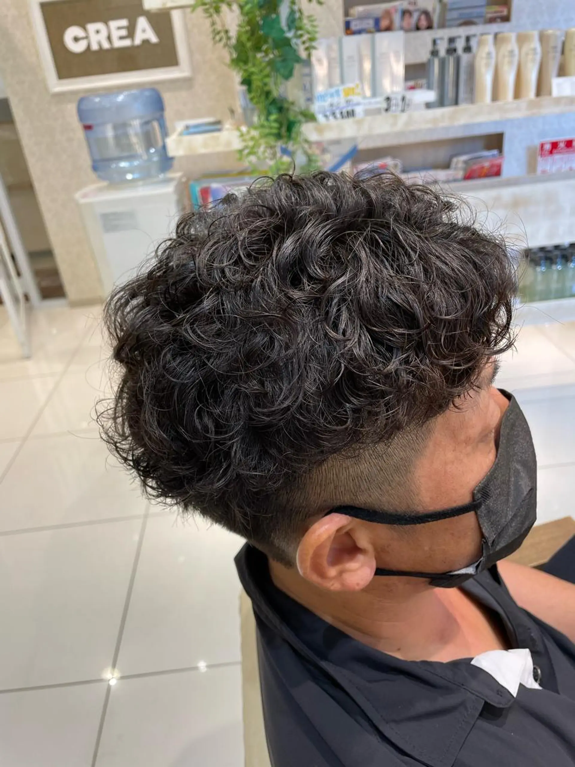 ミディアム パーマ メンズ ミディアムパーマ メンズブリーチ メンズパーマ くせ毛 スパイラルパーマ メンズ曲がる縮毛矯正 /本厚木/駅近3分のヘアスタイル