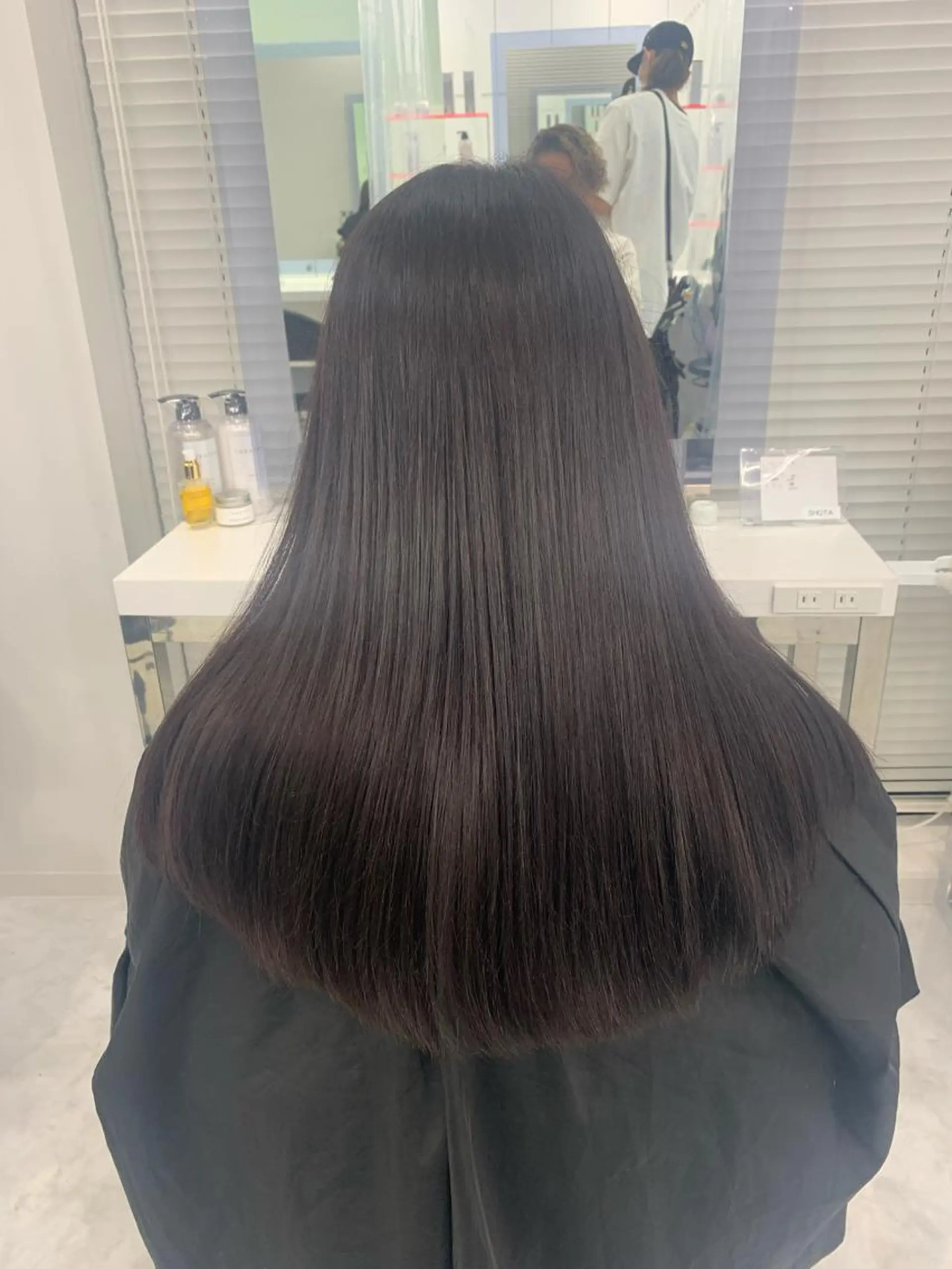 セミロング トリートメント 💗ツヤ髪💗透け感 💗ブリーチなし💗のヘアスタイル