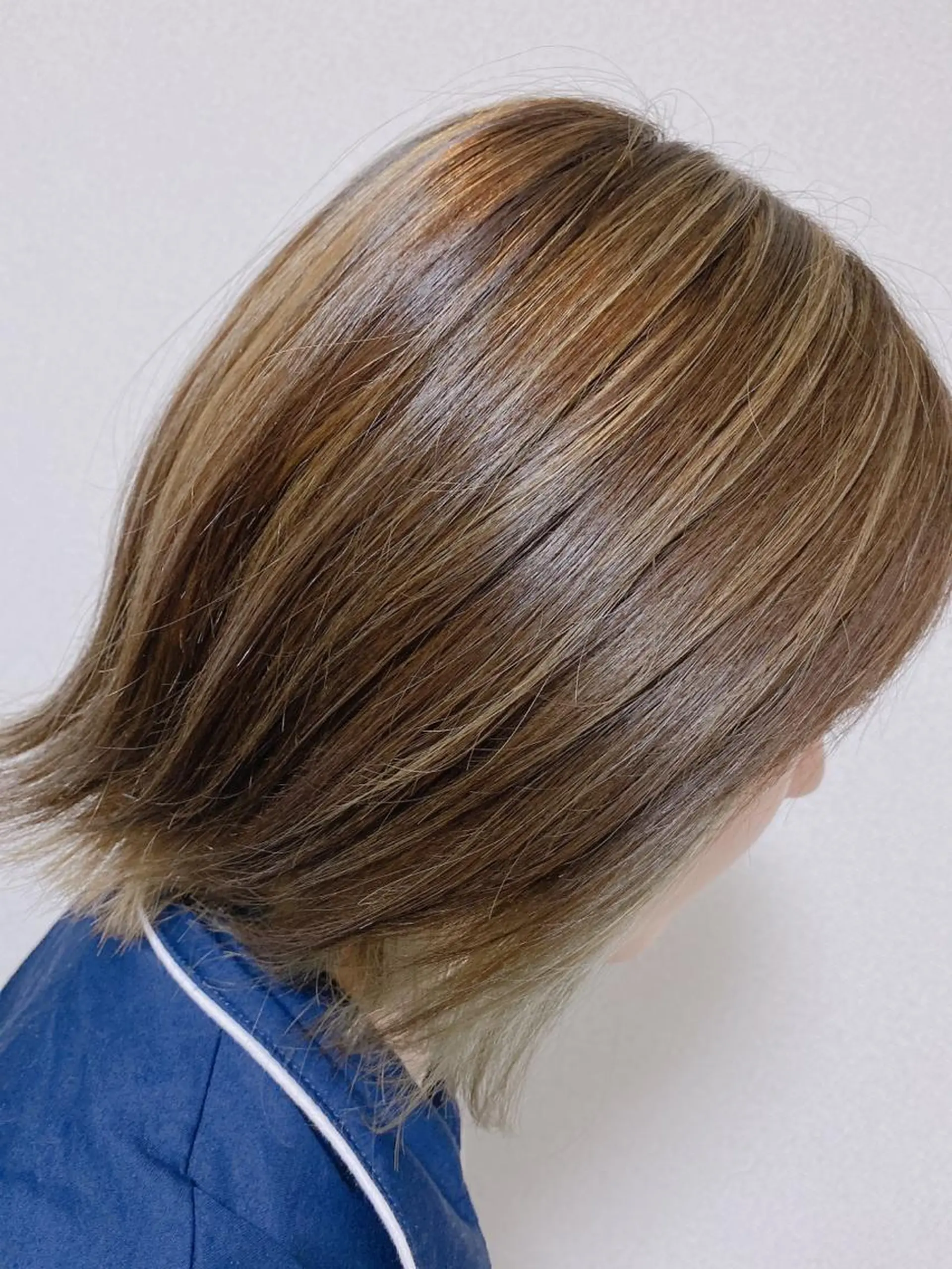 ショート ハイライト ヘアカラー サイトウ ナツキのヘアスタイル