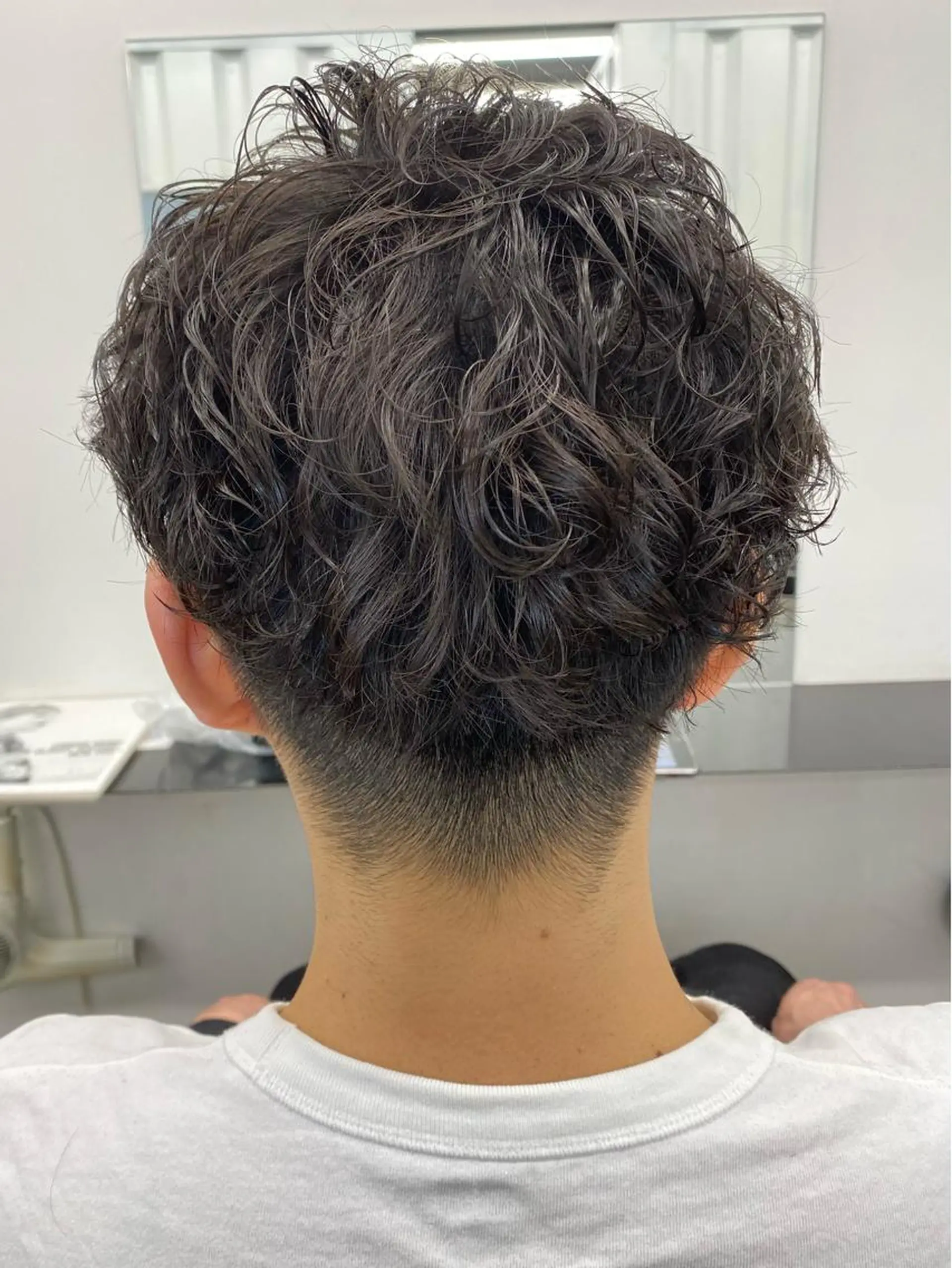 ショート パーマ メンズ アップバング メンズパーマ スパイラルパーマ カット パーマ ［似合わせヘア］ ✂︎OGURO✂︎のヘアスタイル