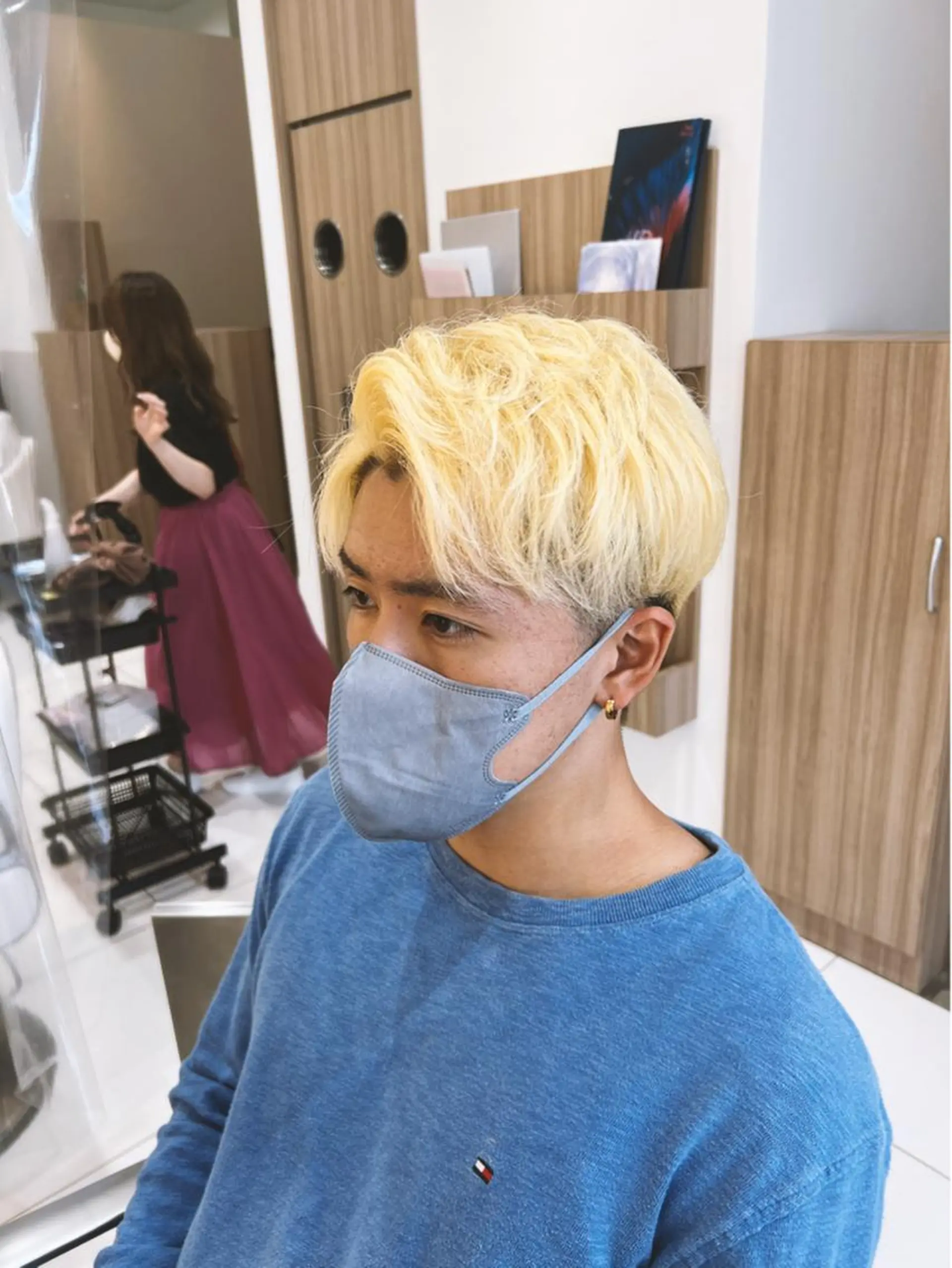 カラー ブリーチ ブロンド ハイトーンカラー ホワイトブロンド 🌱メンズパーマ🌱 篠崎 はやとのヘアスタイル