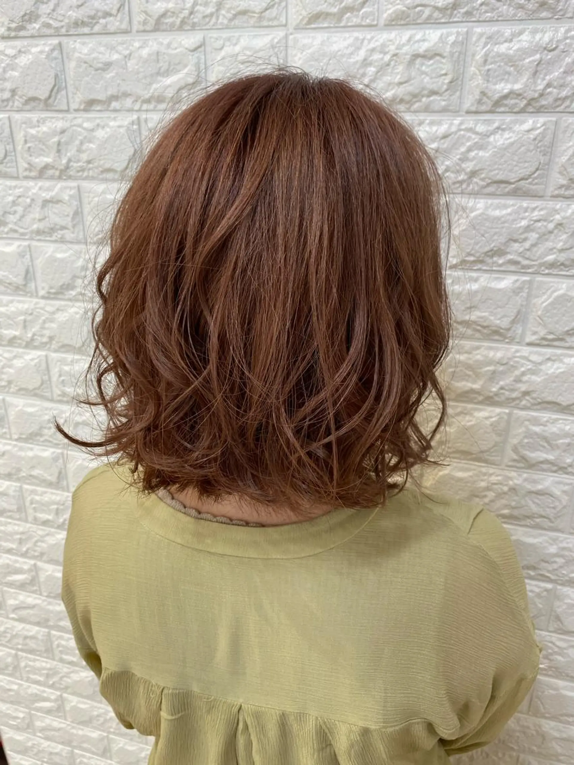 ミディアム カラー ベージュカラー ブリーチ ピンクカラー ピンクベージュ 金沢 広美のヘアスタイル