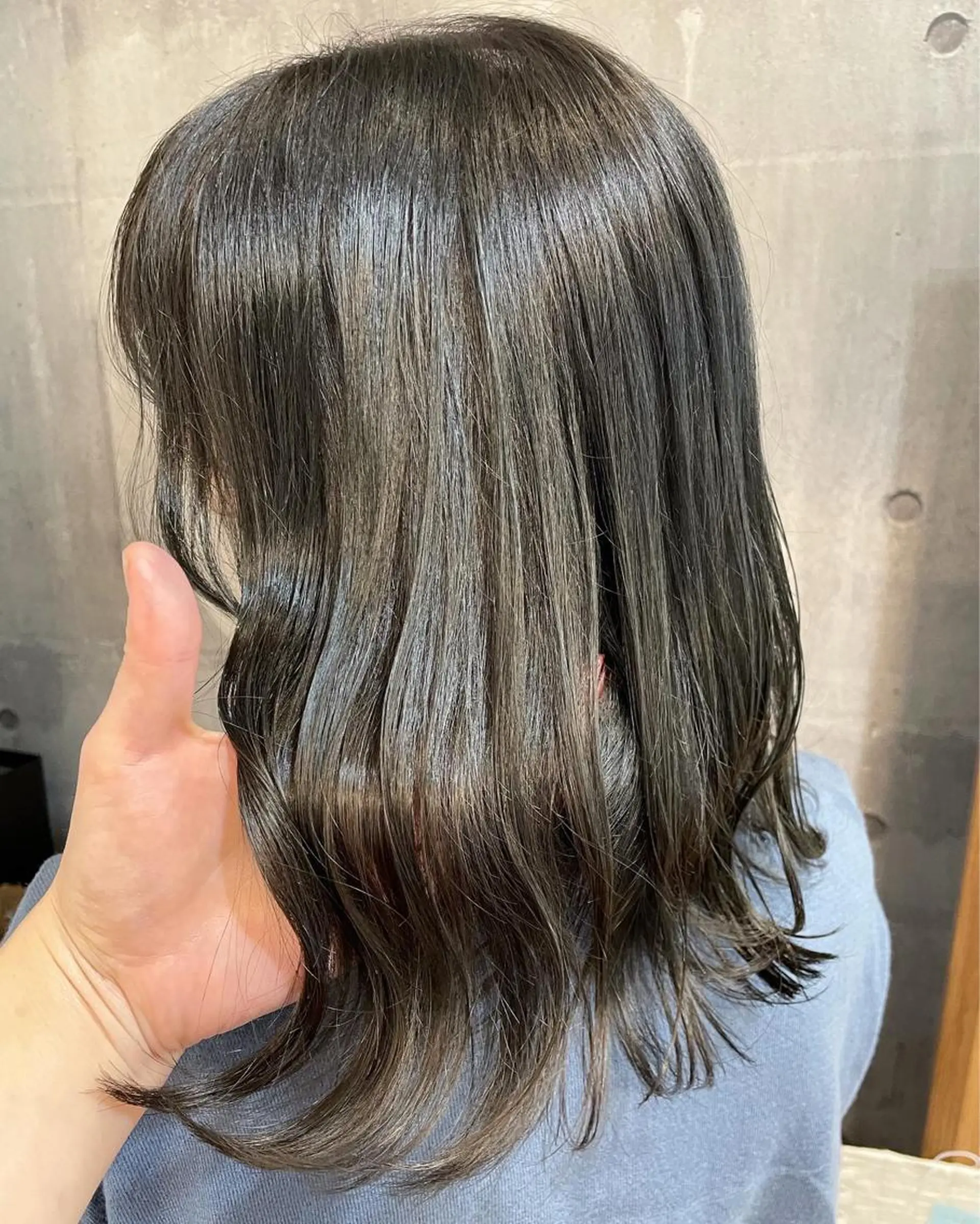 ミディアム 小松崎 結花のヘアスタイル