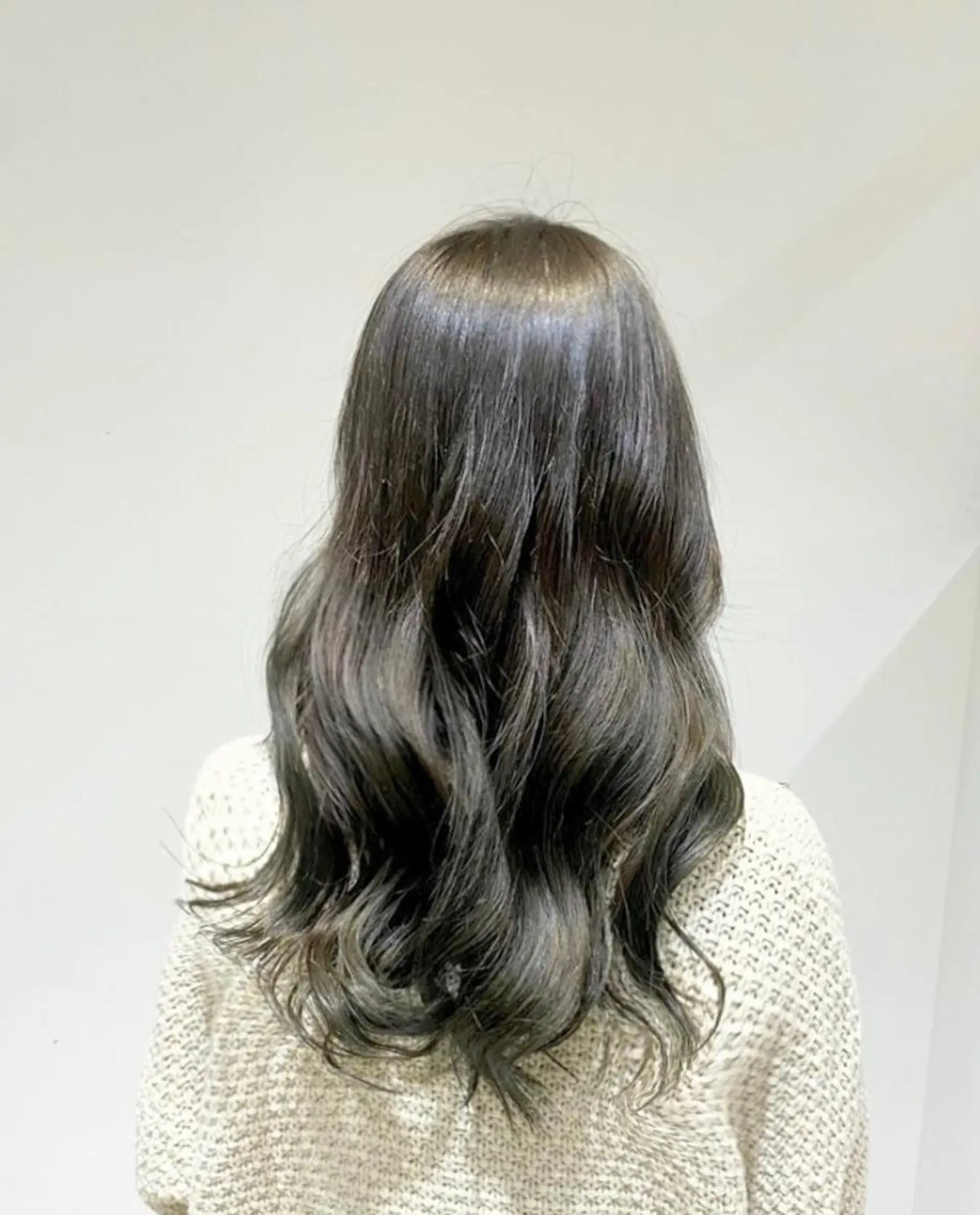 ロング カラー ベージュカラー ブリーチ ブリーチなしカラー オリーブベージュ ヘアカラー トリートメント motel所属・モデルや芸能人も通う ✨マンツーマンサロンのヘアスタイル
