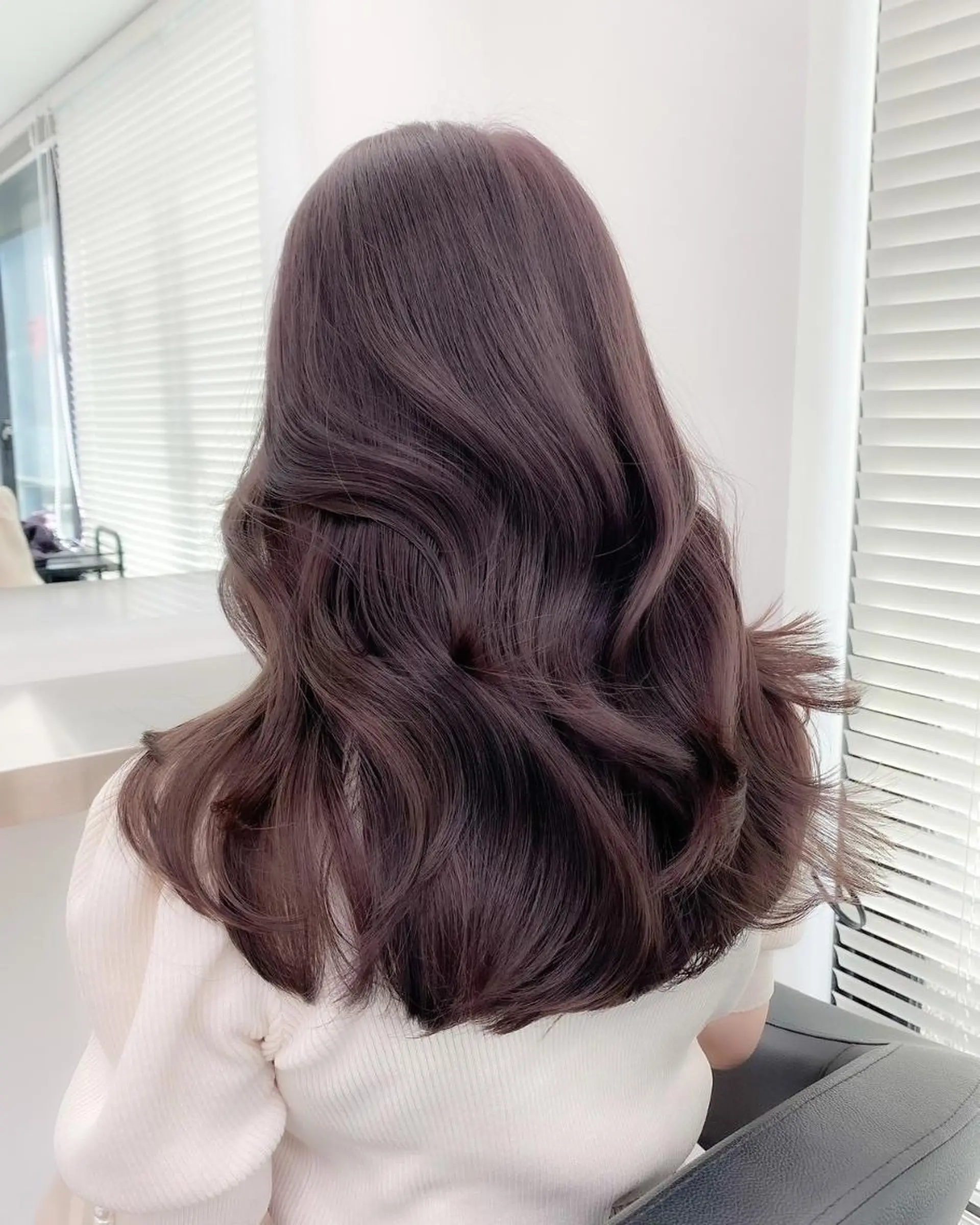 カラー 抜け感ベージュ🐏♡ SHE池袋🪞のヘアスタイル