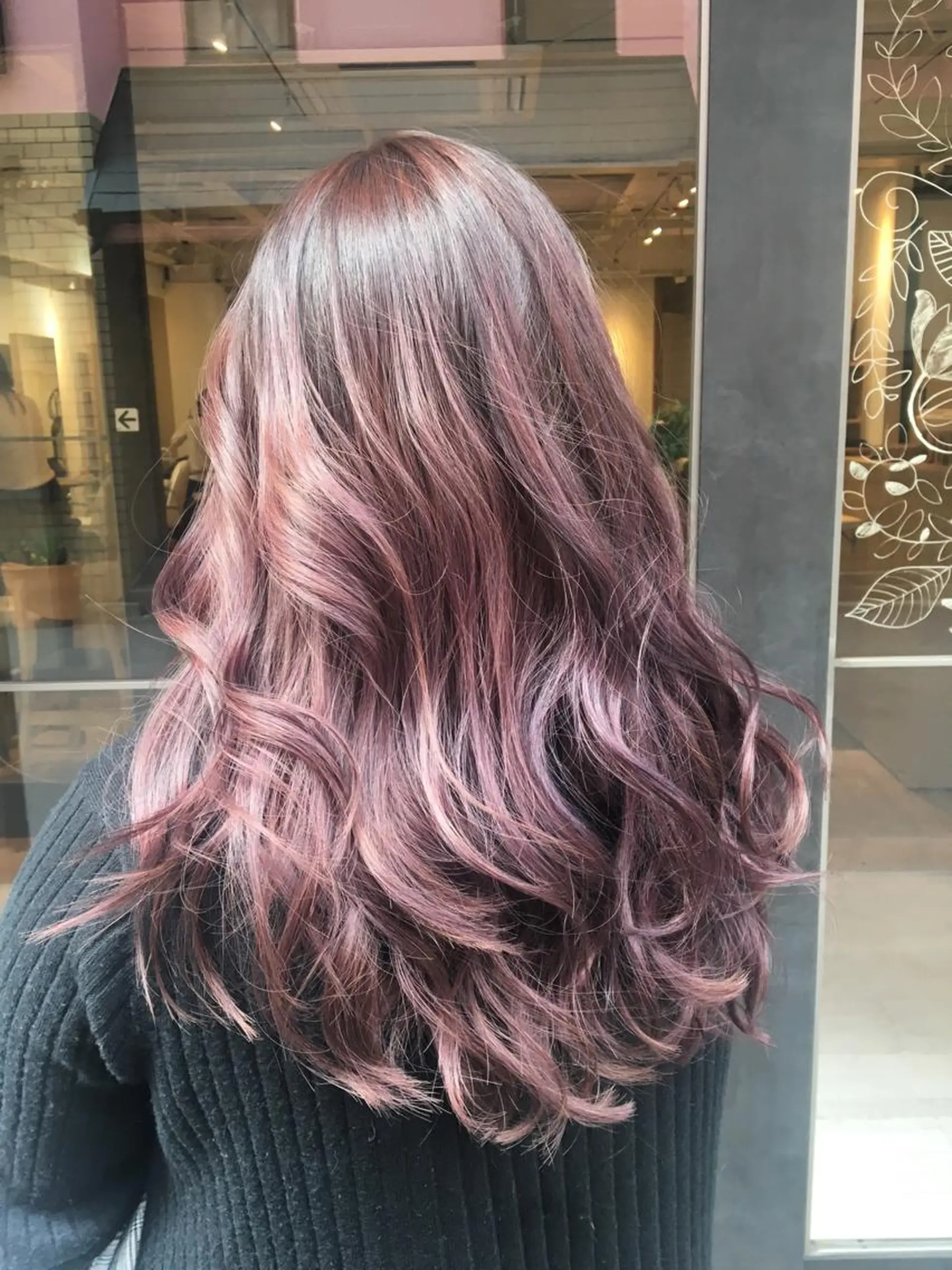 ロング カラー カット ヘアカラー ＮＥＷＩ　京橋 【yoko】のヘアスタイル