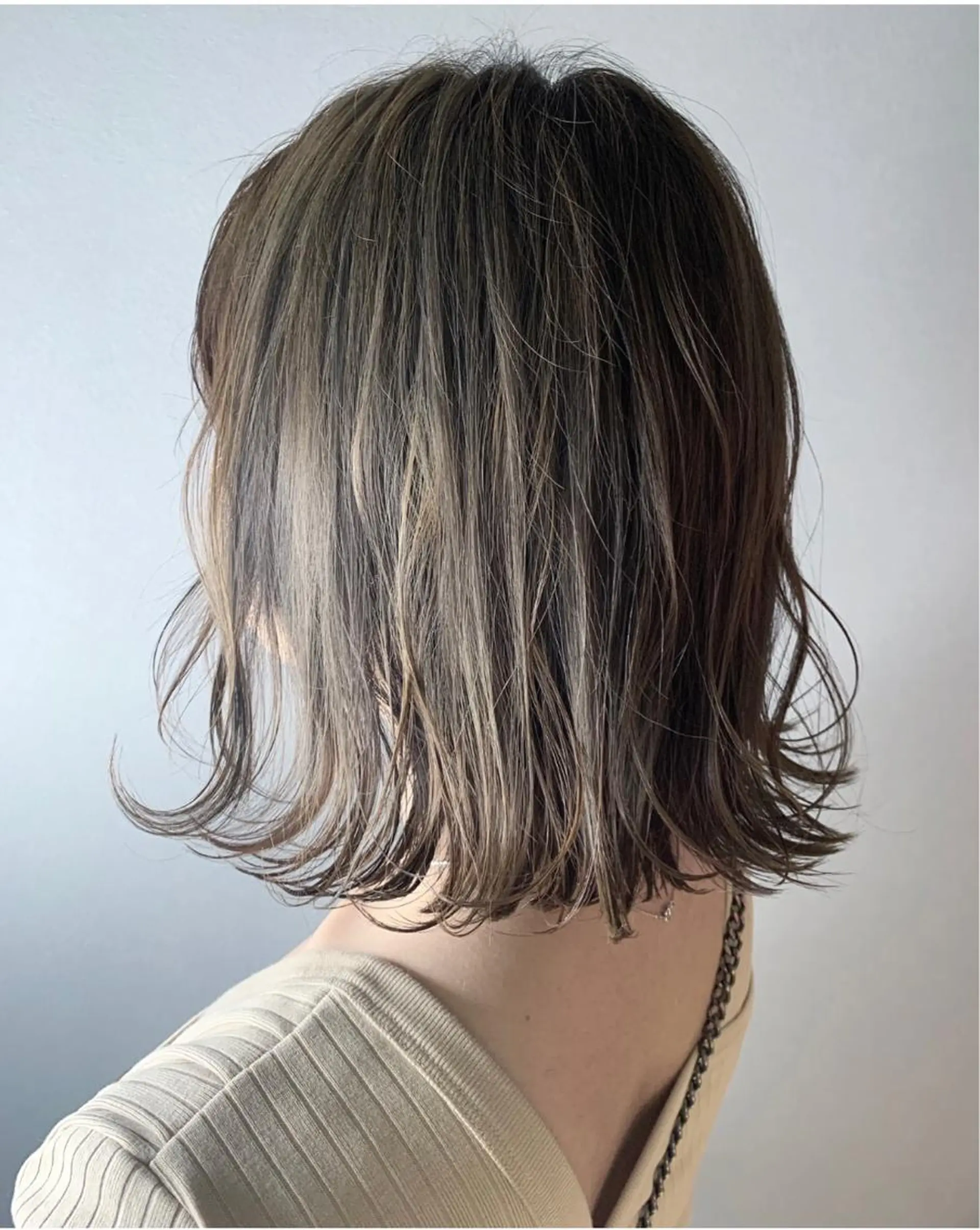 ミディアム カラー box mico. mutsumiのヘアスタイル