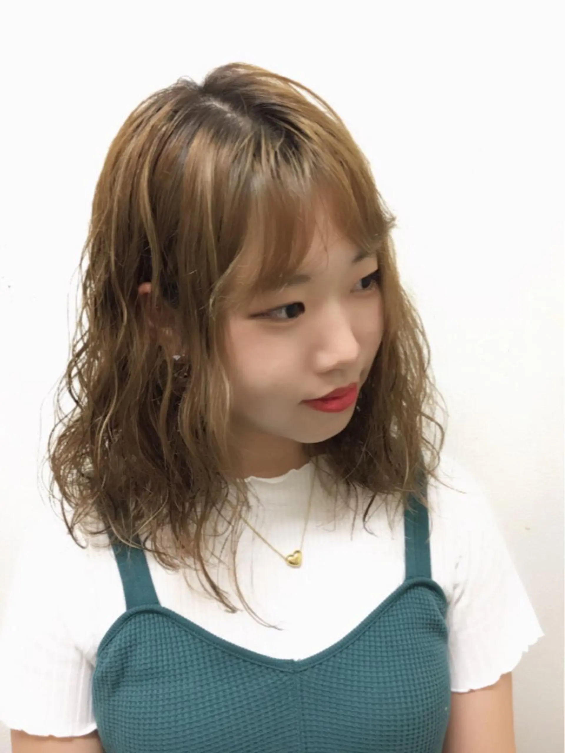 ミディアム パーマ ミディアムパーマ くせ毛 デジタルパーマ 韓・中華美女ヘア 🇰🇷×🇨🇳のヘアスタイル