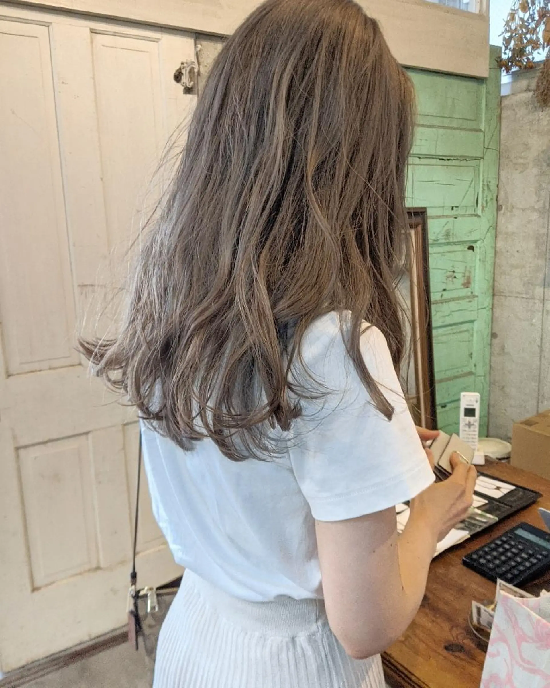 セミロング カラー ヘアアレンジ 南堀江 möwen ( メーヴェ )所属・mowen RUIのヘアスタイル