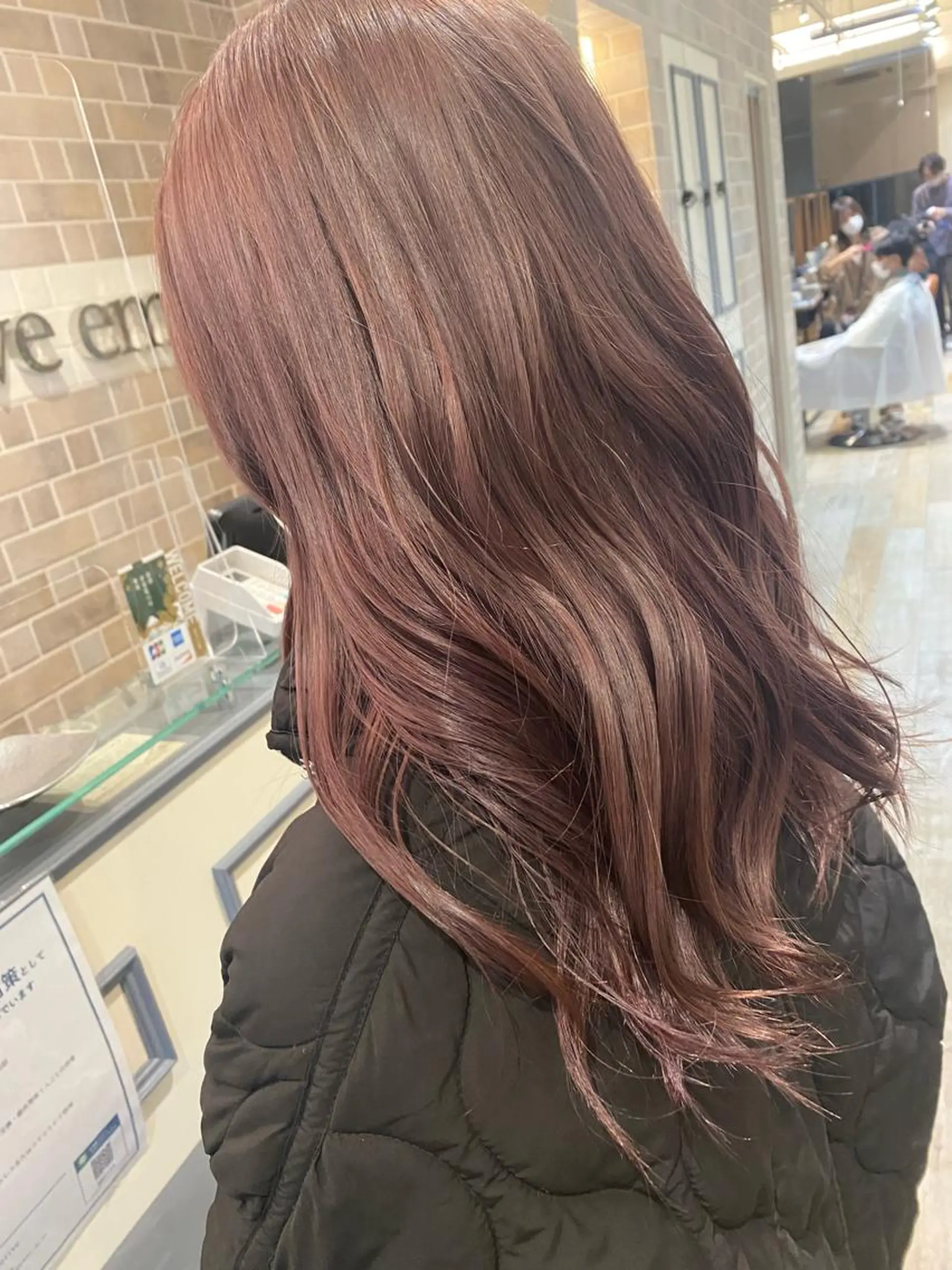 ロング カラー ヘアカラー 宮内 真乃のヘアスタイル