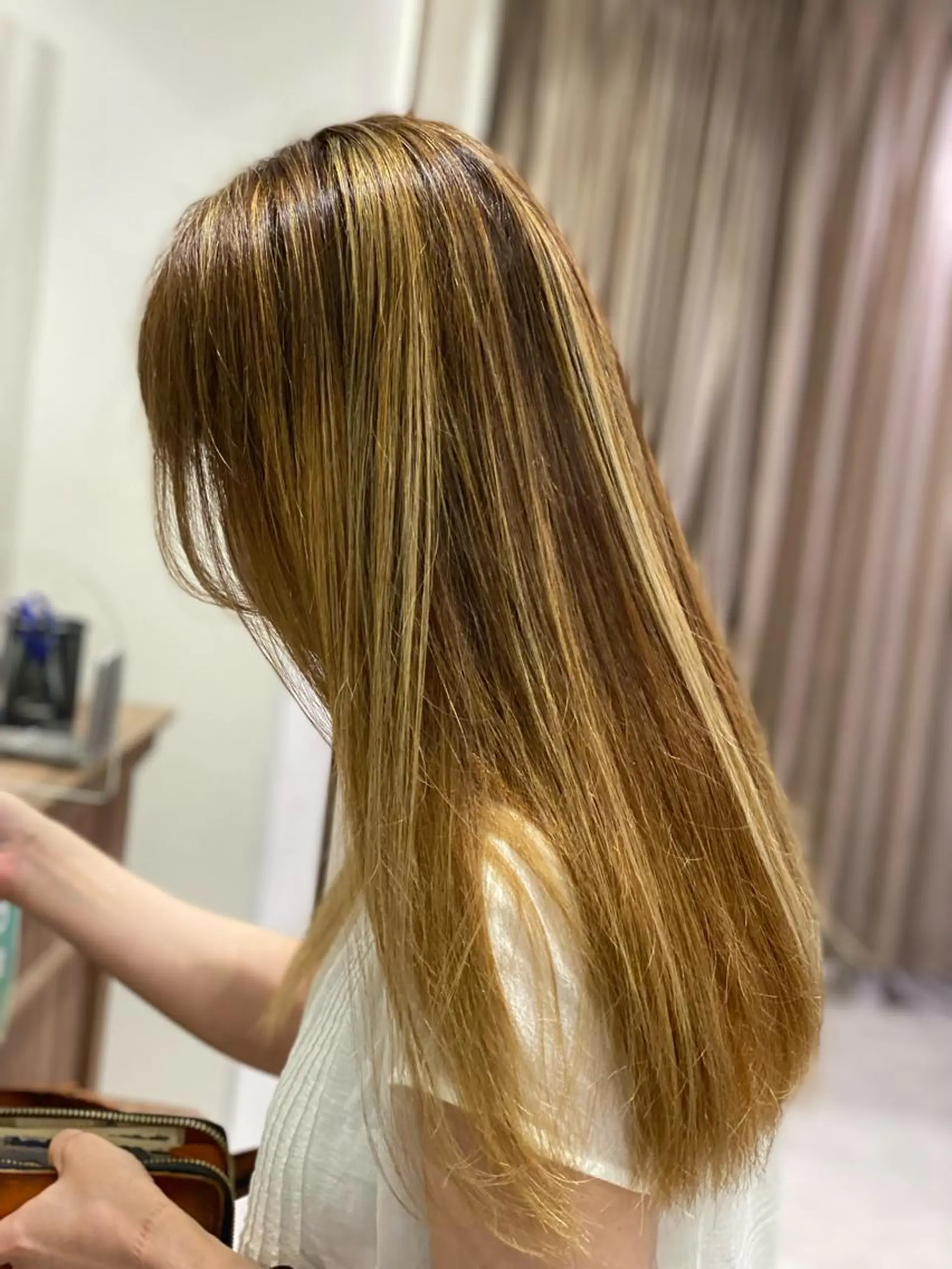 ロング カラー ブロンド ハイライトカラー ハイライト ヘアカラー トリートメント 💎大人ハイライト 💎上杉一也💎のヘアスタイル