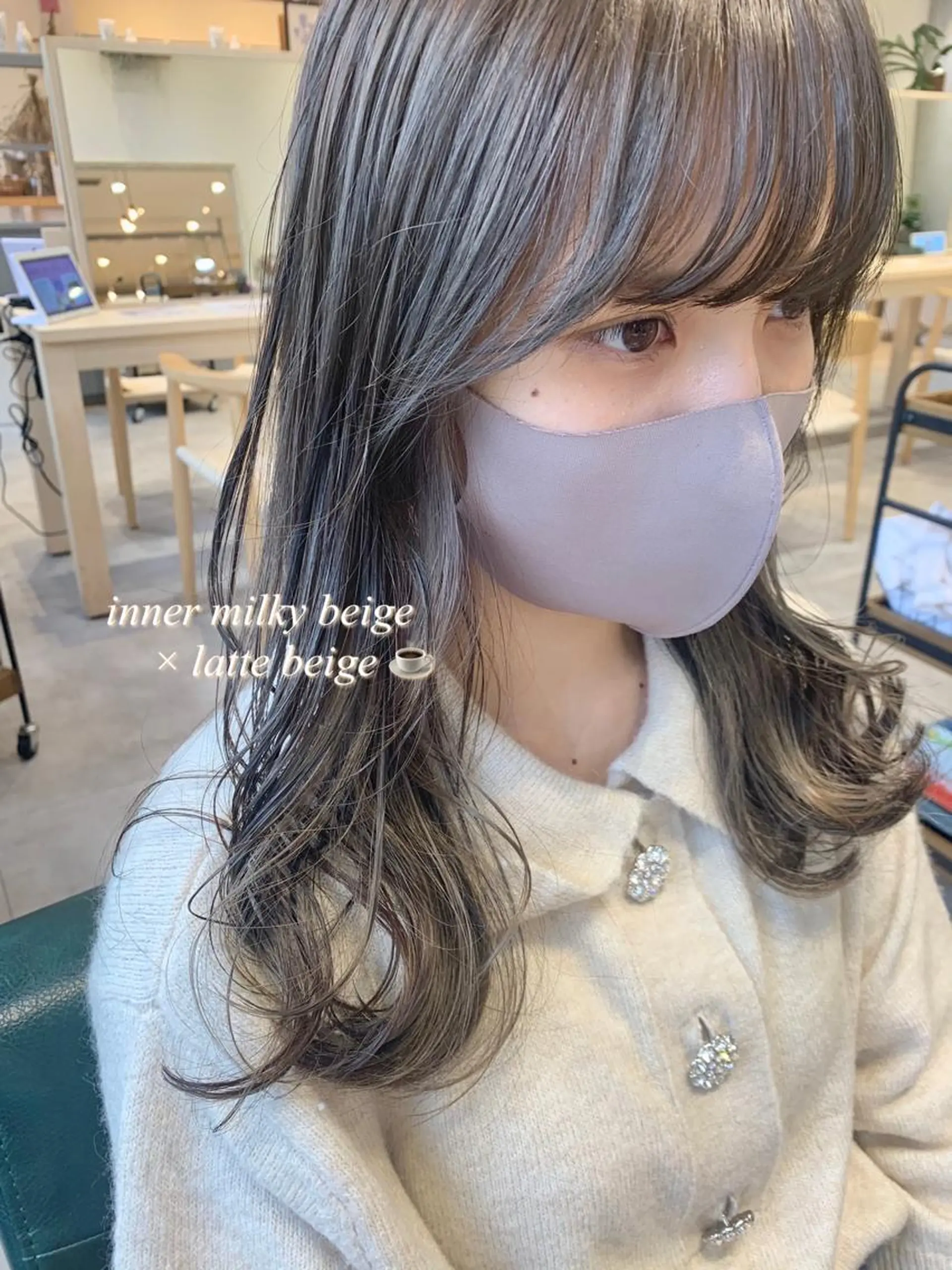 セミロング カラー ブリーチ 吉原 由菜のヘアスタイル