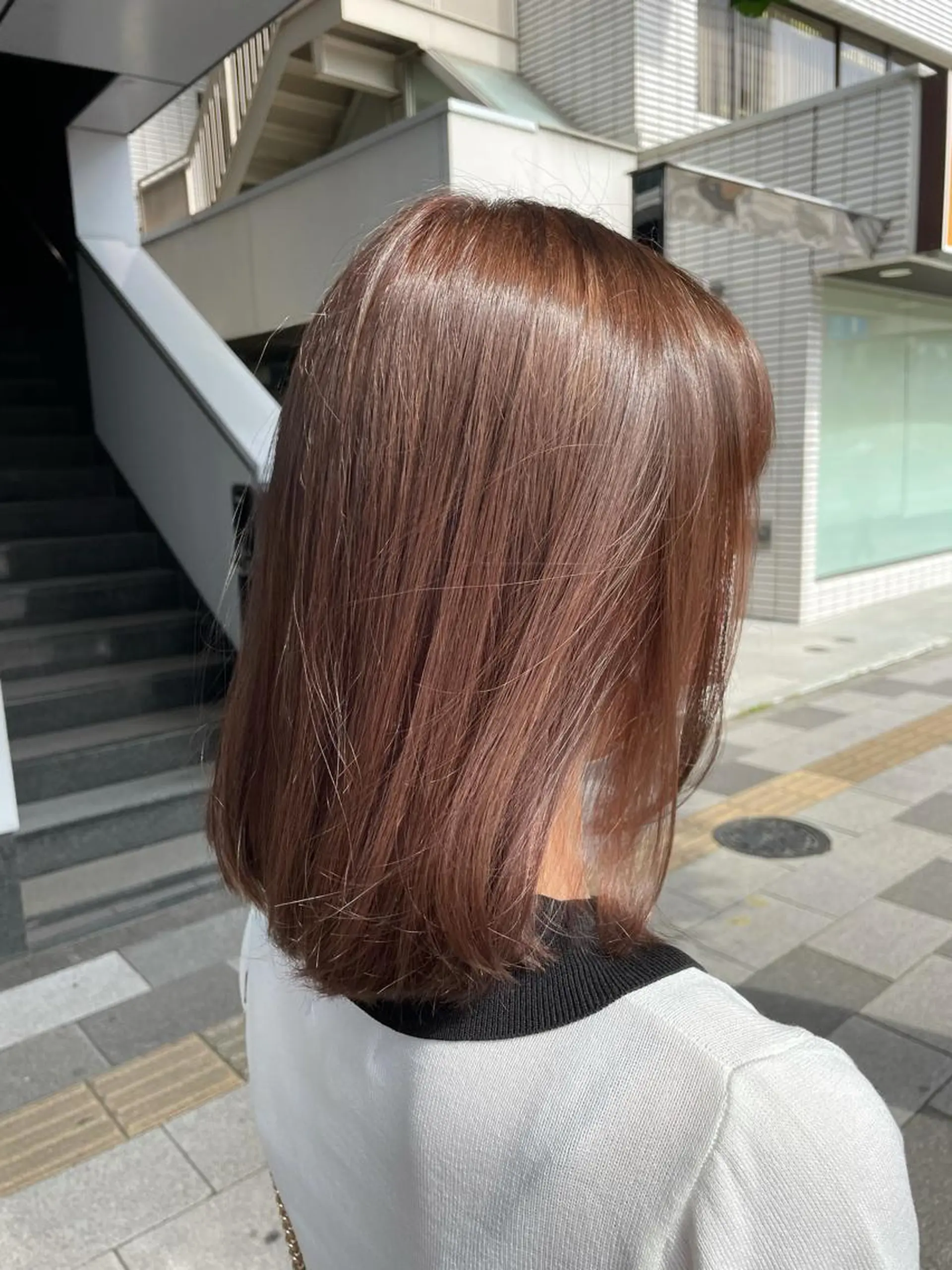 ミディアム カラー アートディレクター 尾内 友美のヘアスタイル