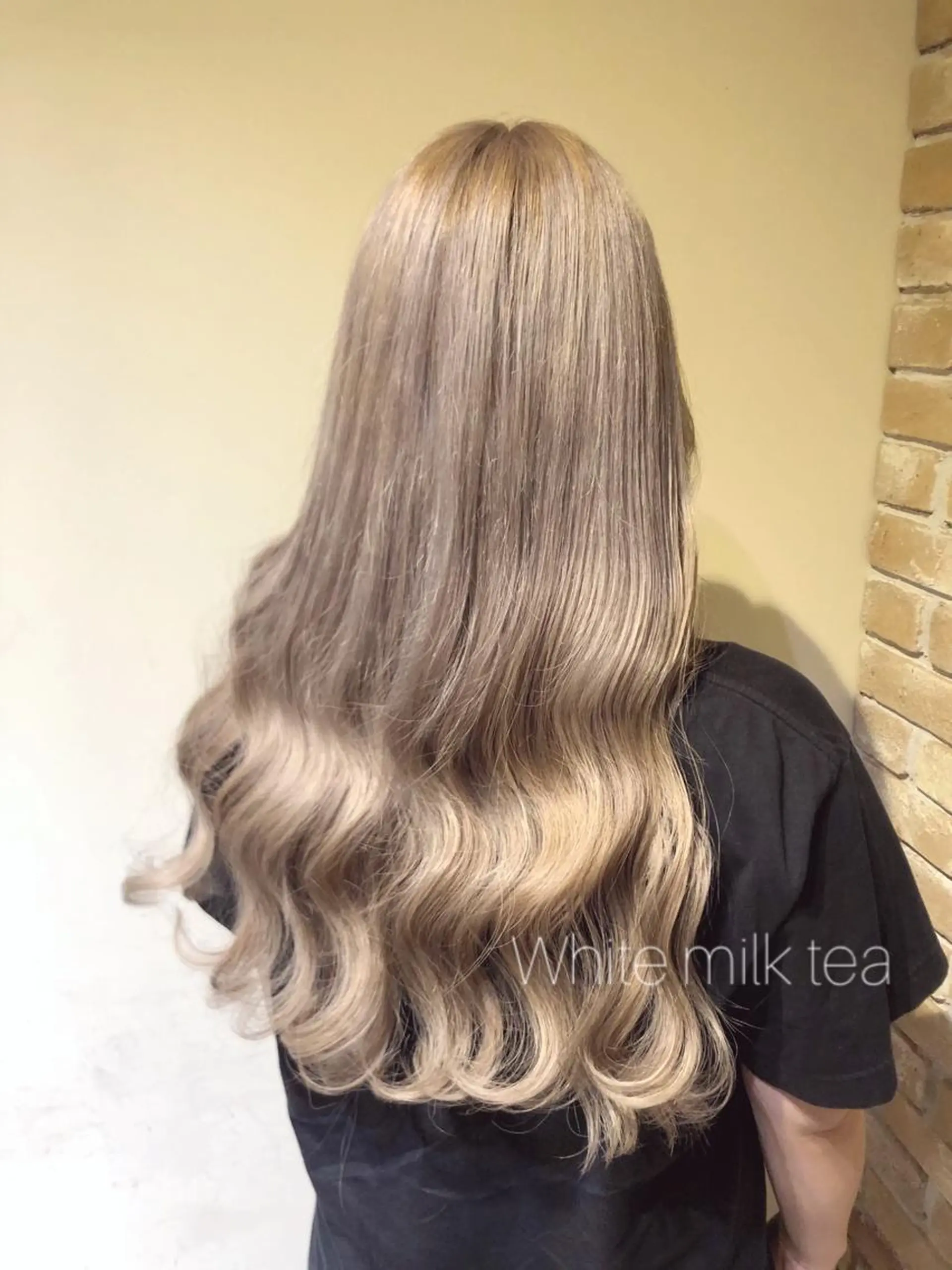 ロング ヘアカラー 🧡ミルクティー/ レイヤー🧡ショウナのヘアスタイル