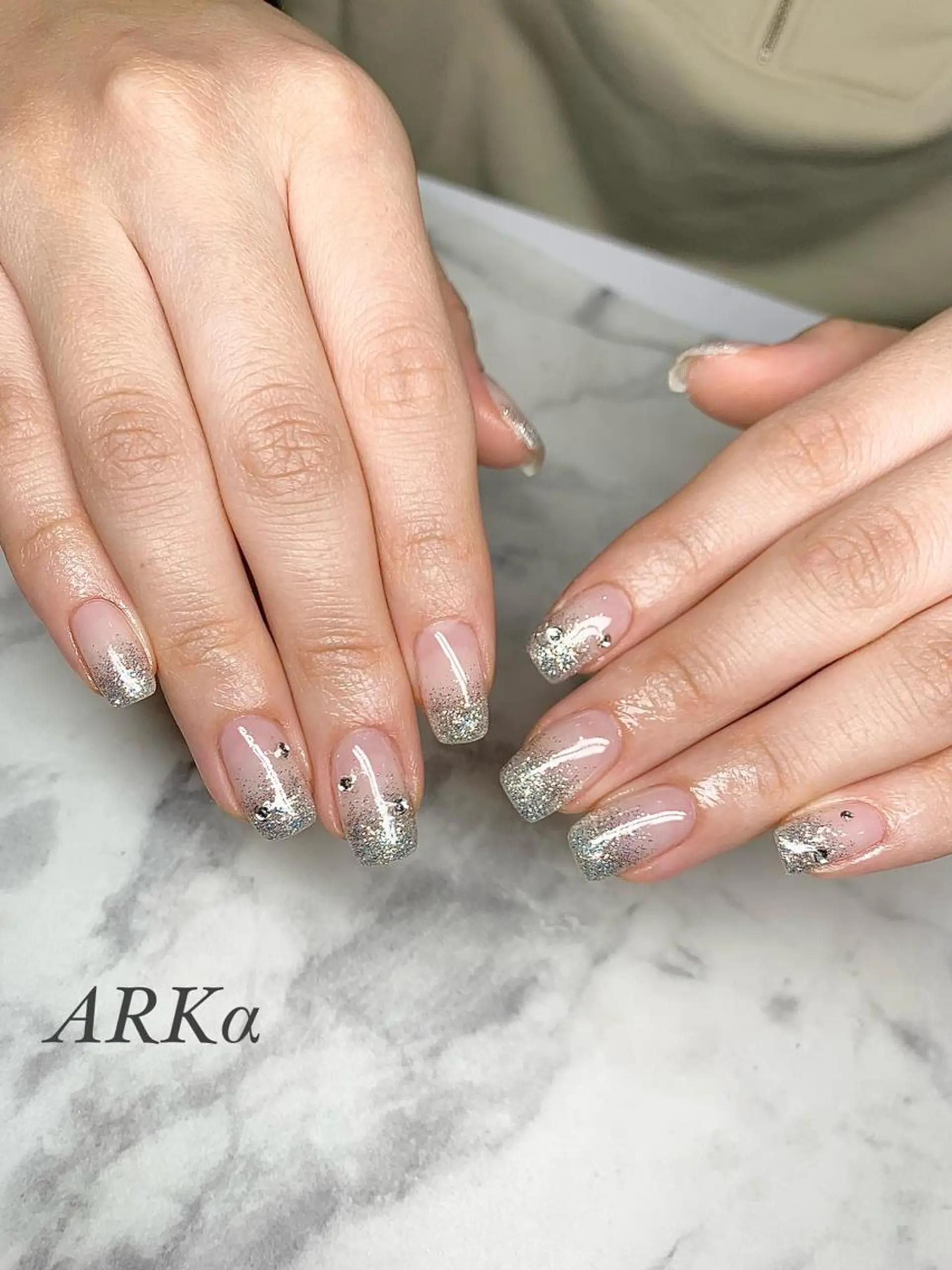 セミロング ネイル ハンドネイル ARKα SHIORIのネイルデザイン