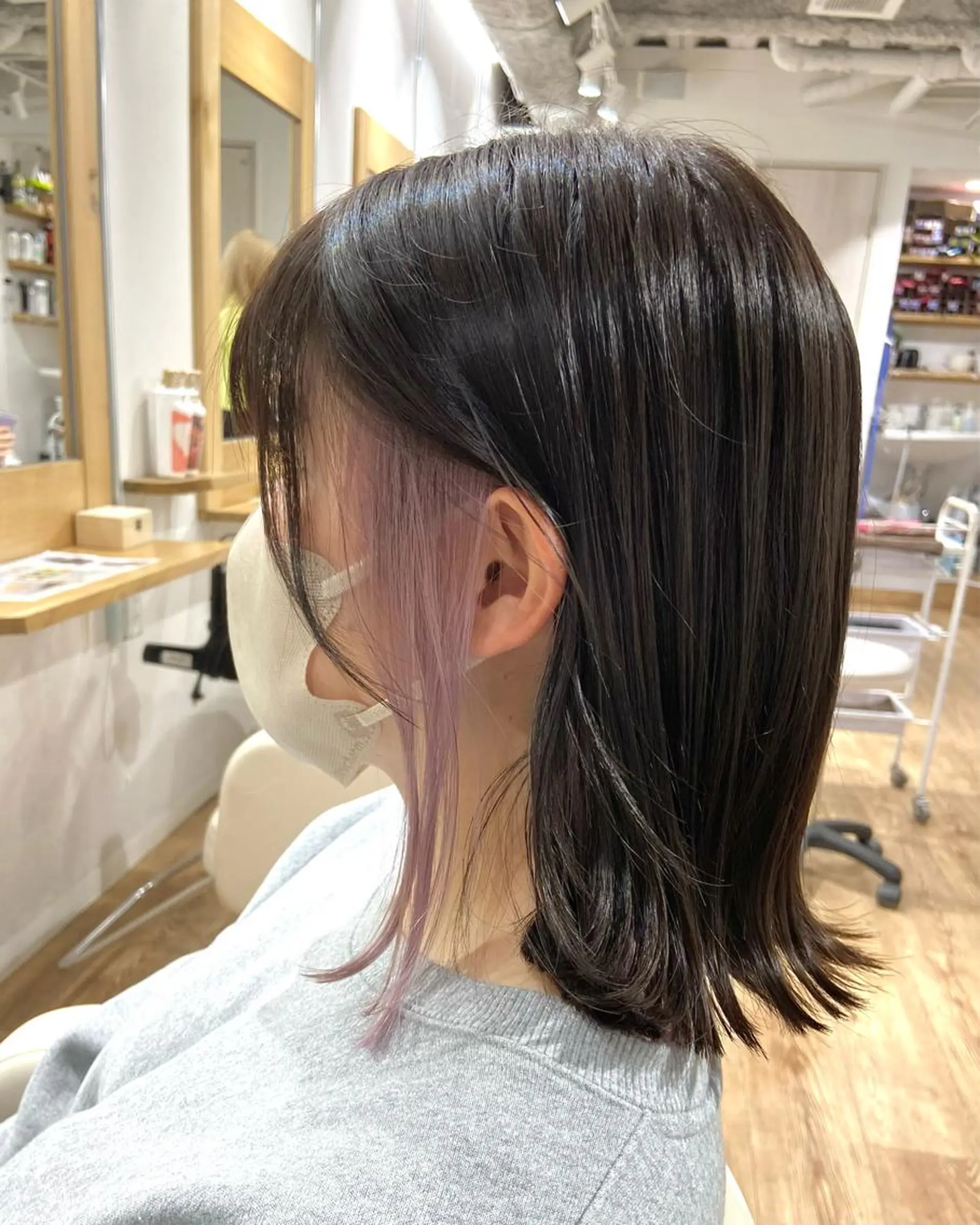 ミディアム カラー 切りっぱなしボブ ショートボブ バレイヤージュ ブリーチ デザインカラー カット ヘアカラー Kensho 京都駅 ケアブリーチのヘアスタイル