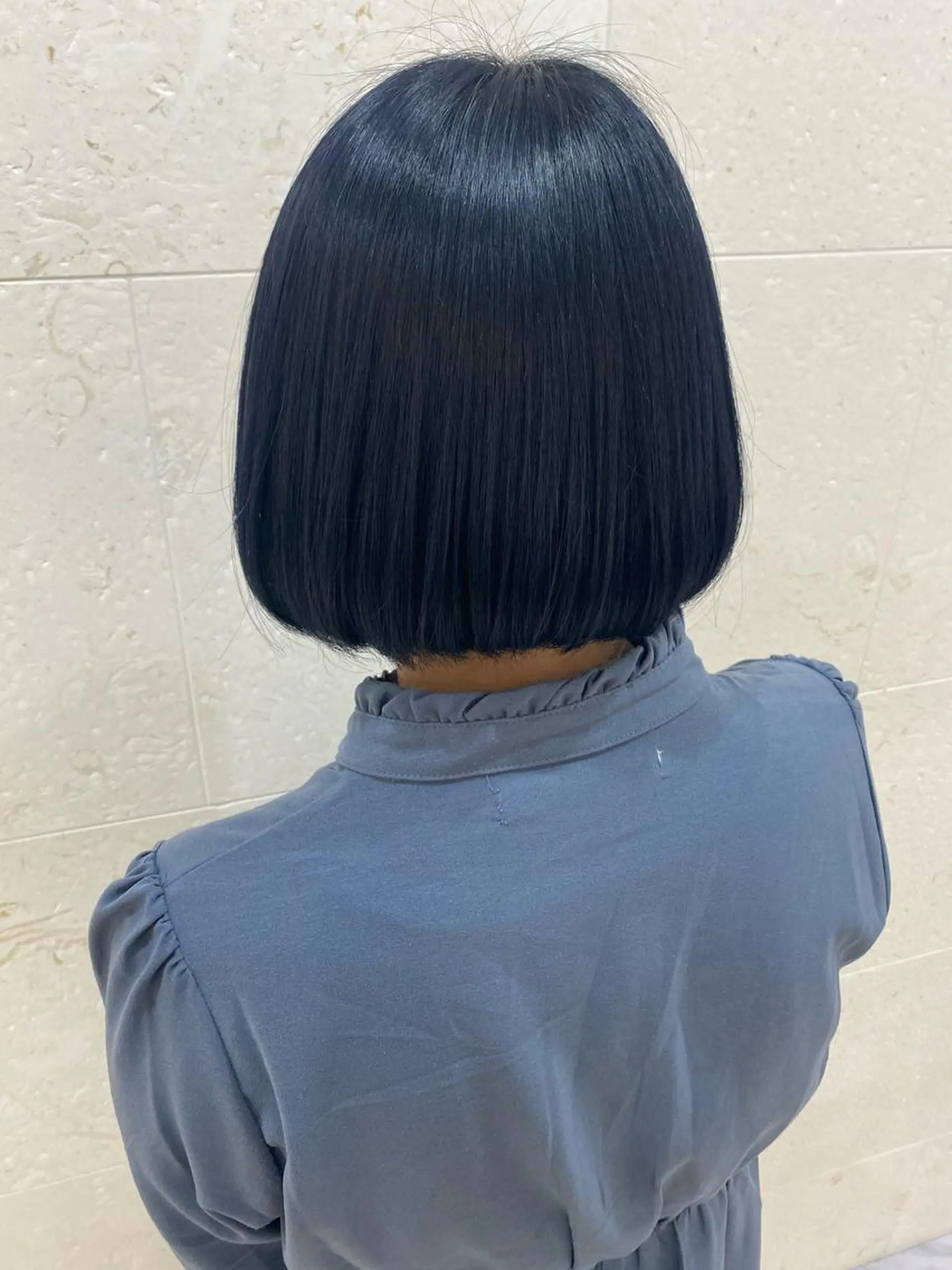 ショート カラー ネイビーカラー ボブ shanti 渡辺新也✂️のヘアスタイル