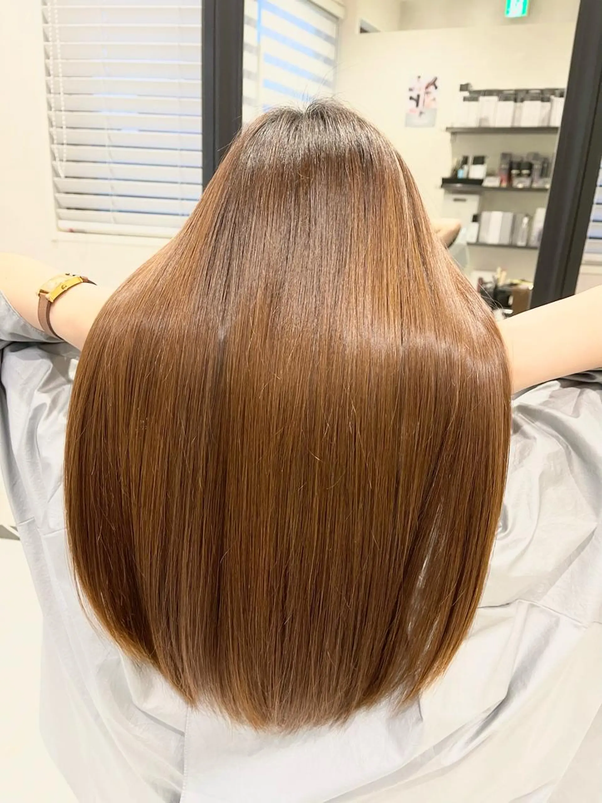 セミロング PERFECTION【パーフェクション】所属・N ミジーのヘアスタイル