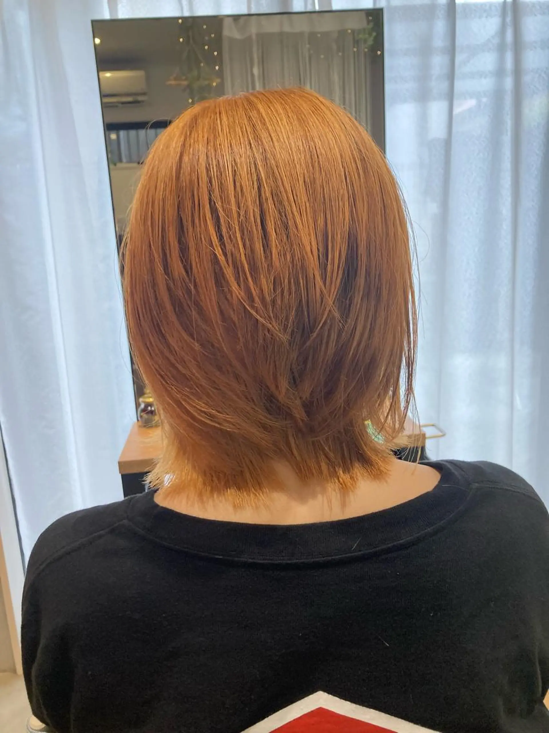 ミディアム ウルフカット カット 折本 沙織のヘアスタイル