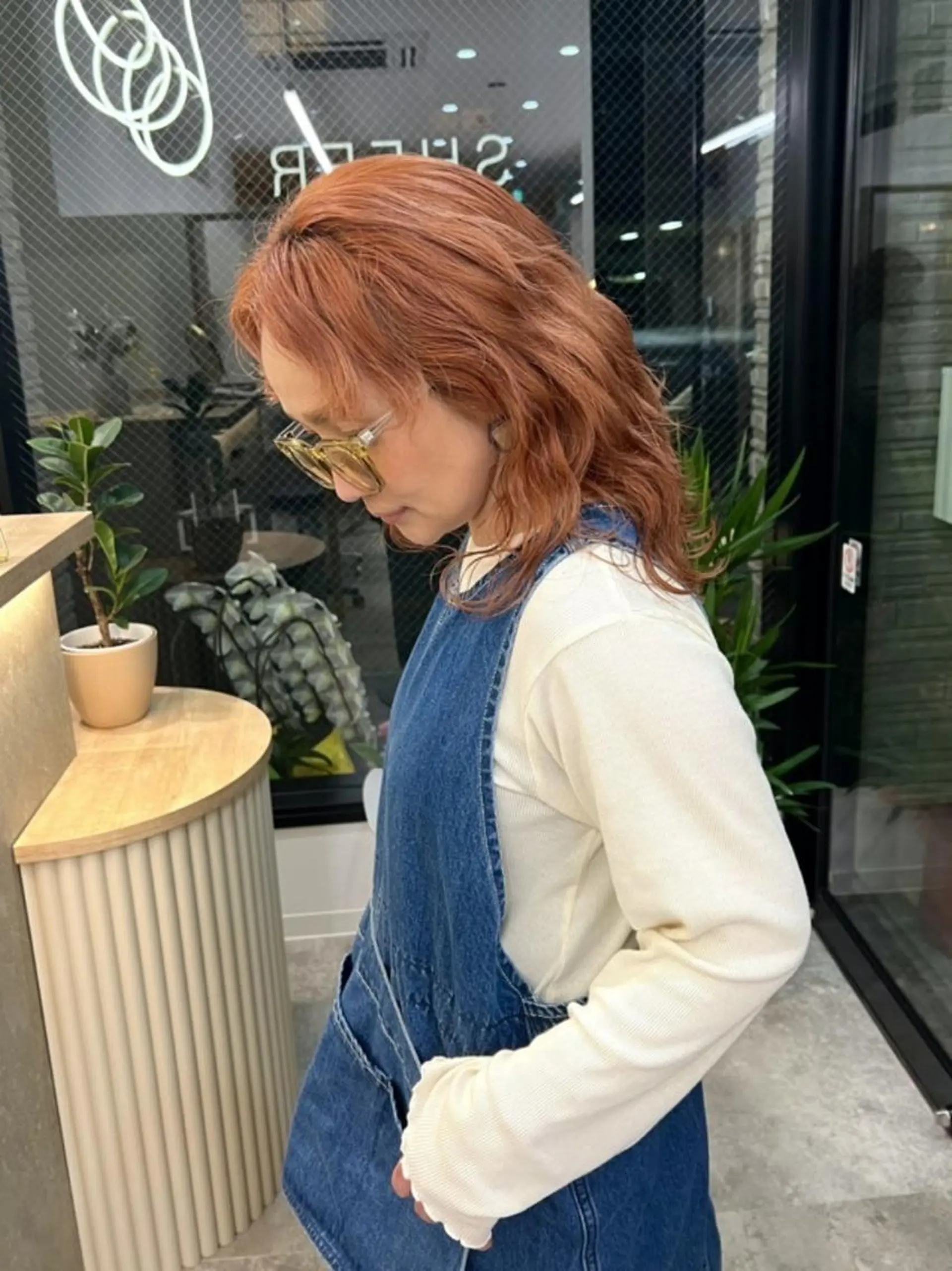 ミディアム カラー ブリーチ オレンジ ピンクカラー Ami アミのヘアスタイル