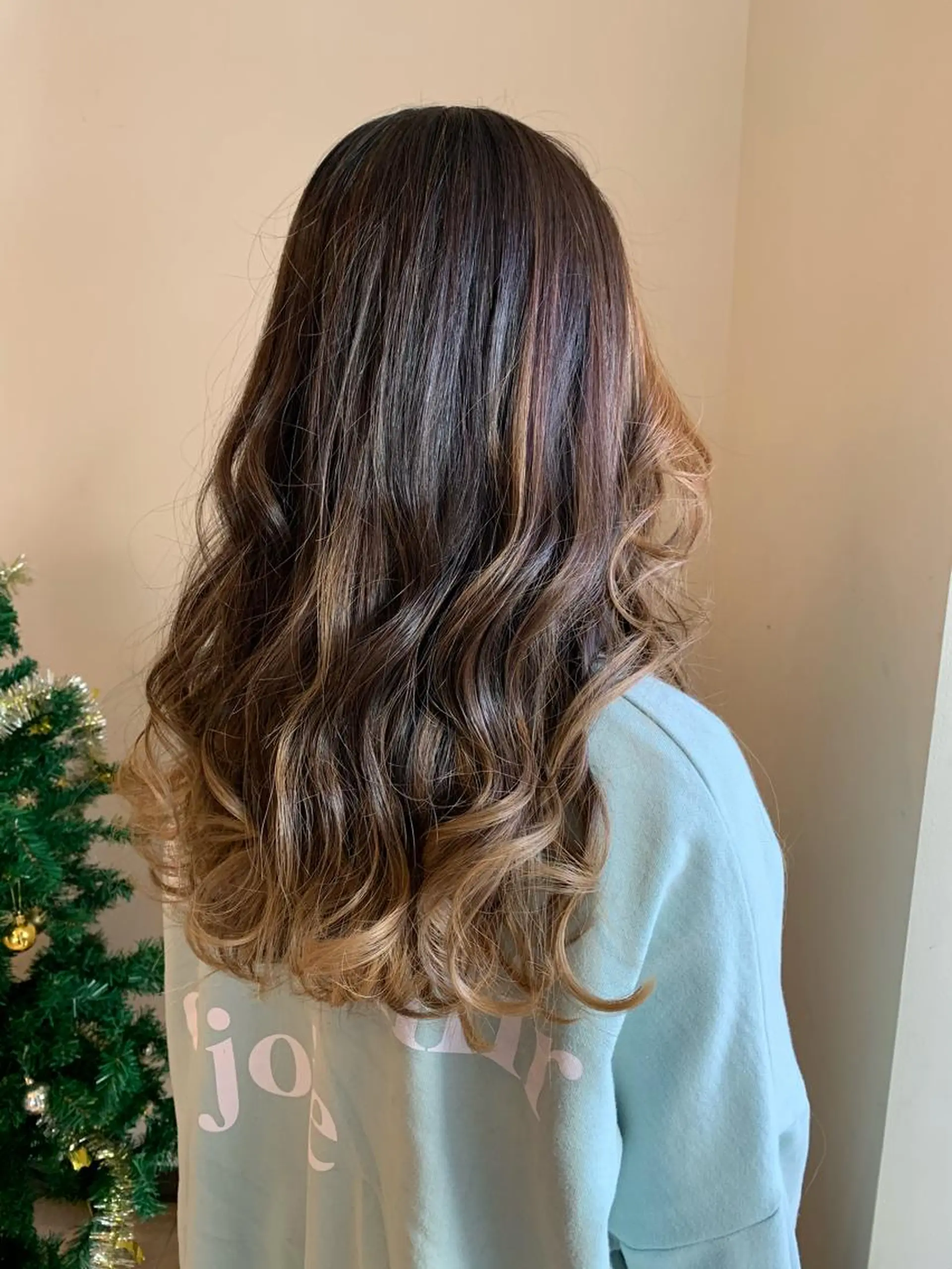 セミロング カラー バレイヤージュ レイヤーカット 坂井翔　kiju オーナースタイリストのヘアスタイル