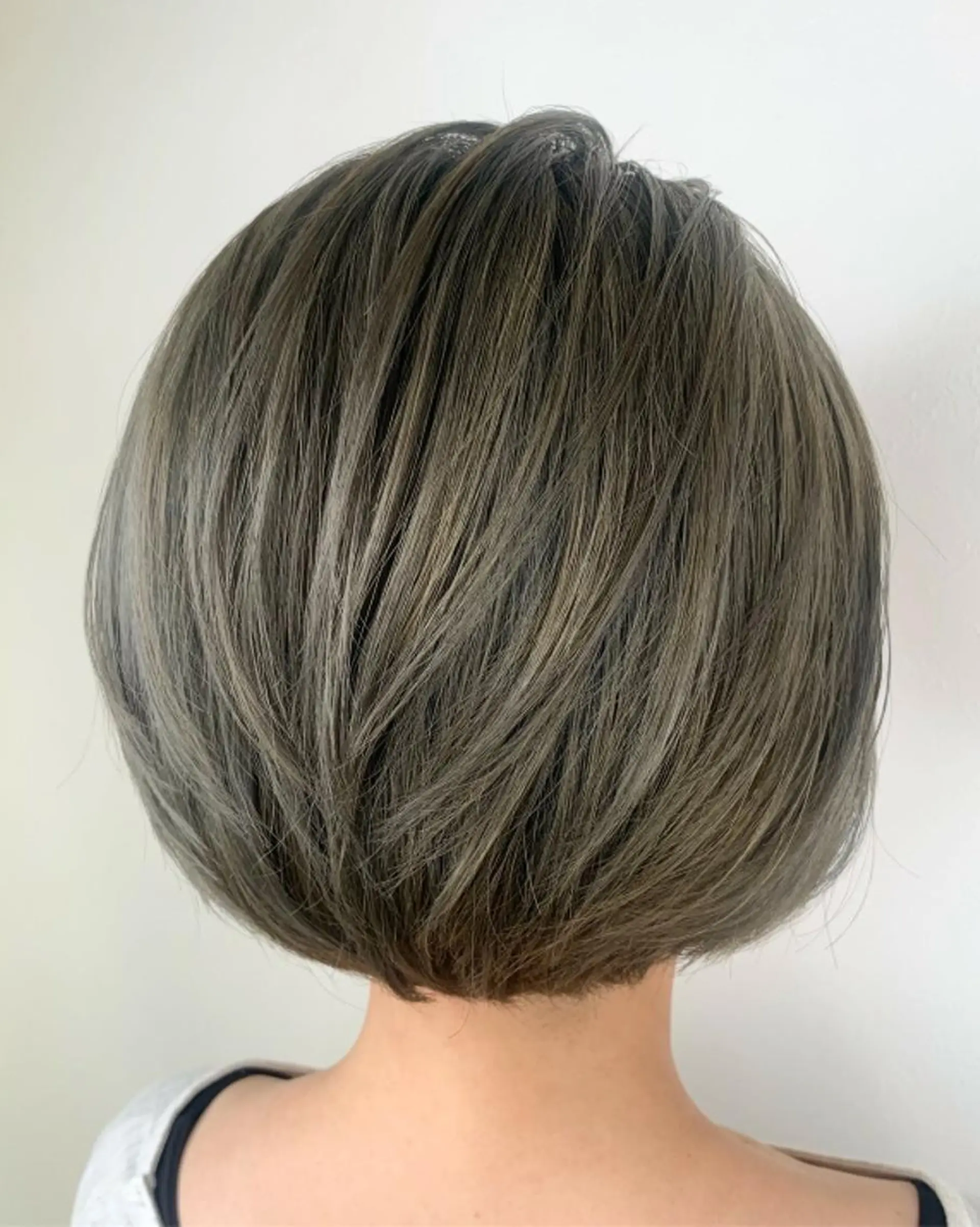 ショート カラー アディクシーカラー グレージュ ハイトーンカラー 似合わせカット ショートヘア N° aria 三軒茶屋のヘアスタイル