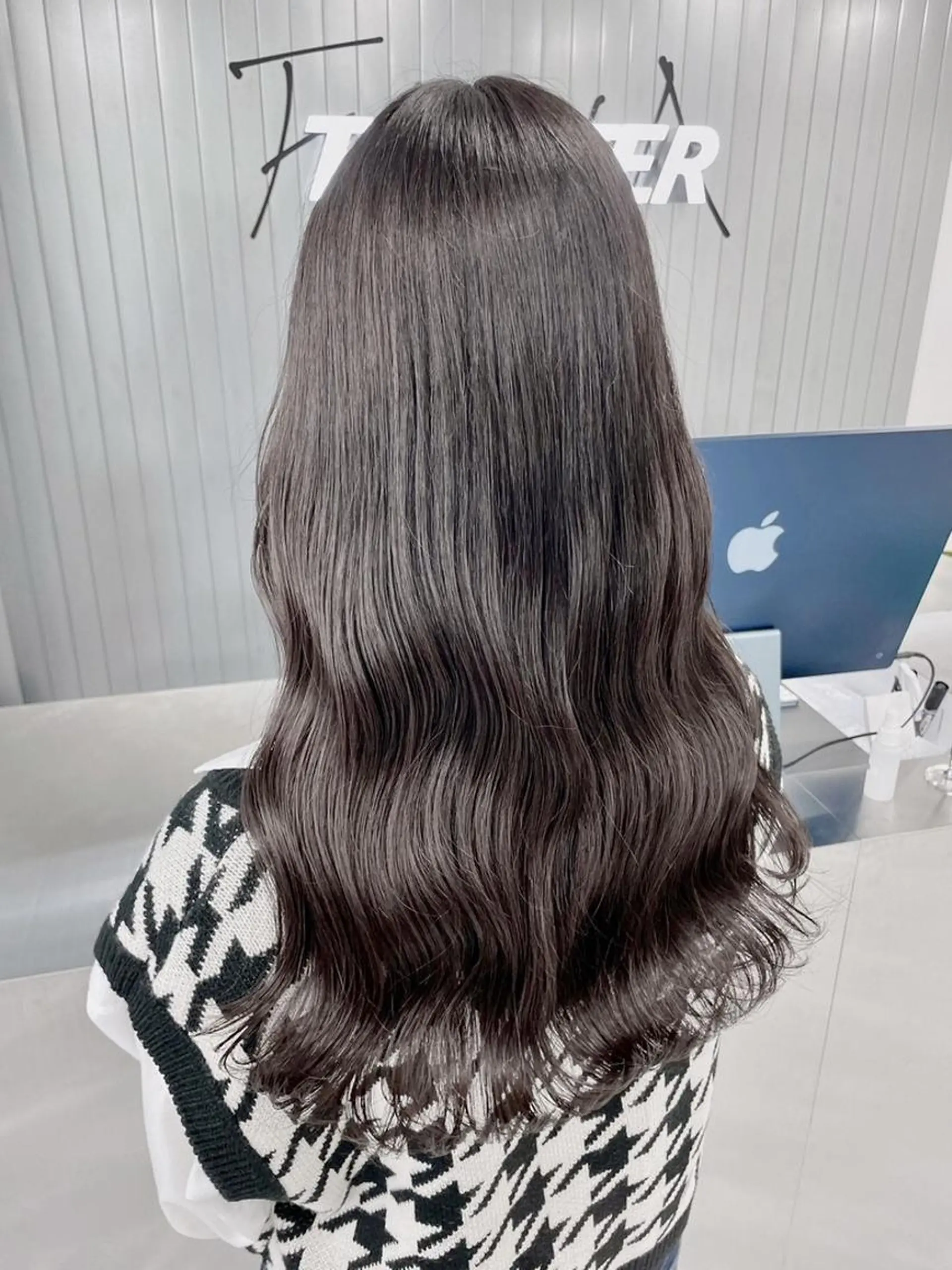 カラー 透明感くすみカラー 🩶カナタ🩶のヘアスタイル