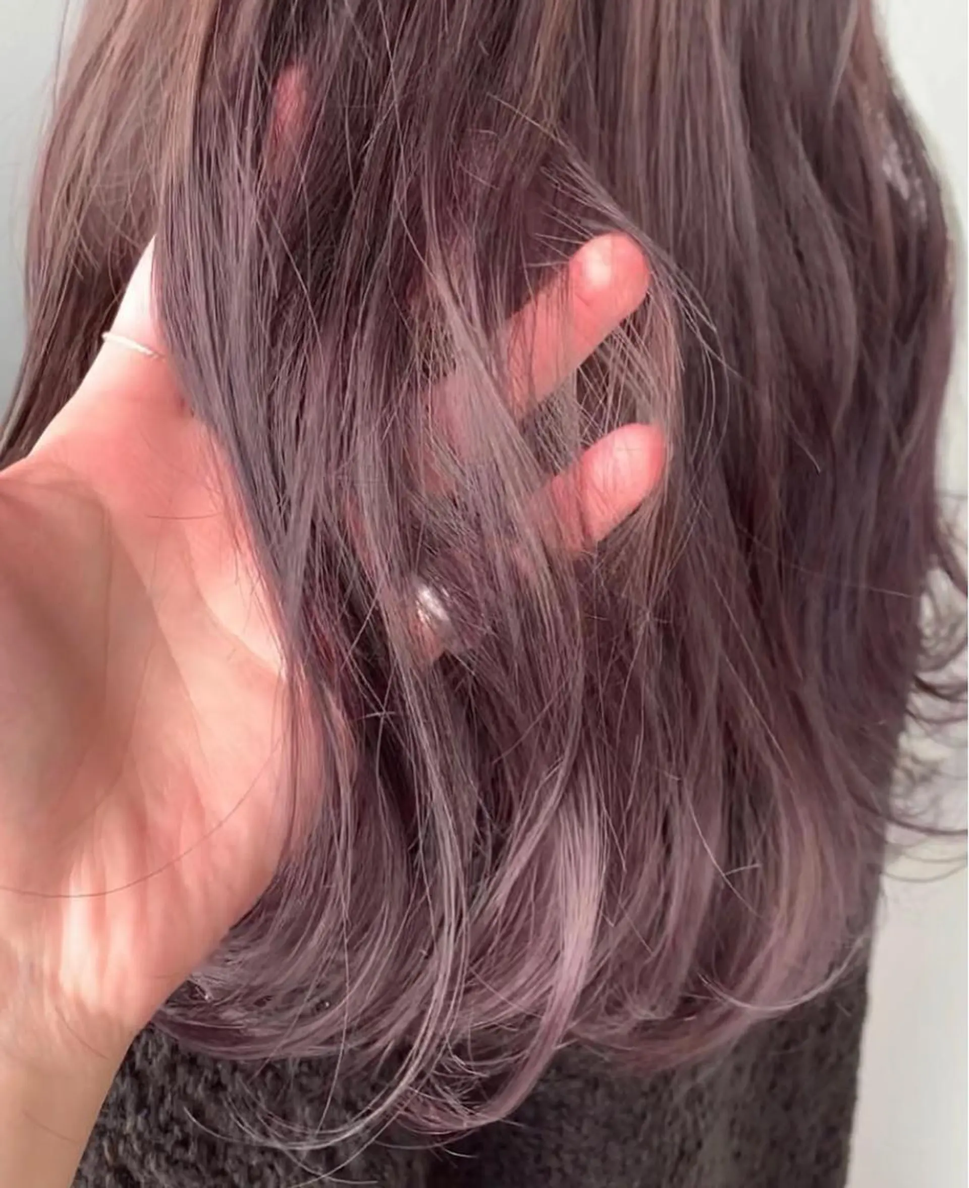 セミロング カラー パーマ ヘアアレンジ メンズ キッズ ネイル マツエク・マツパ ベージュカラー 透明感カラー グレージュ ピンクカラー カラーマツエク 古賀 侑磨のヘアスタイル
