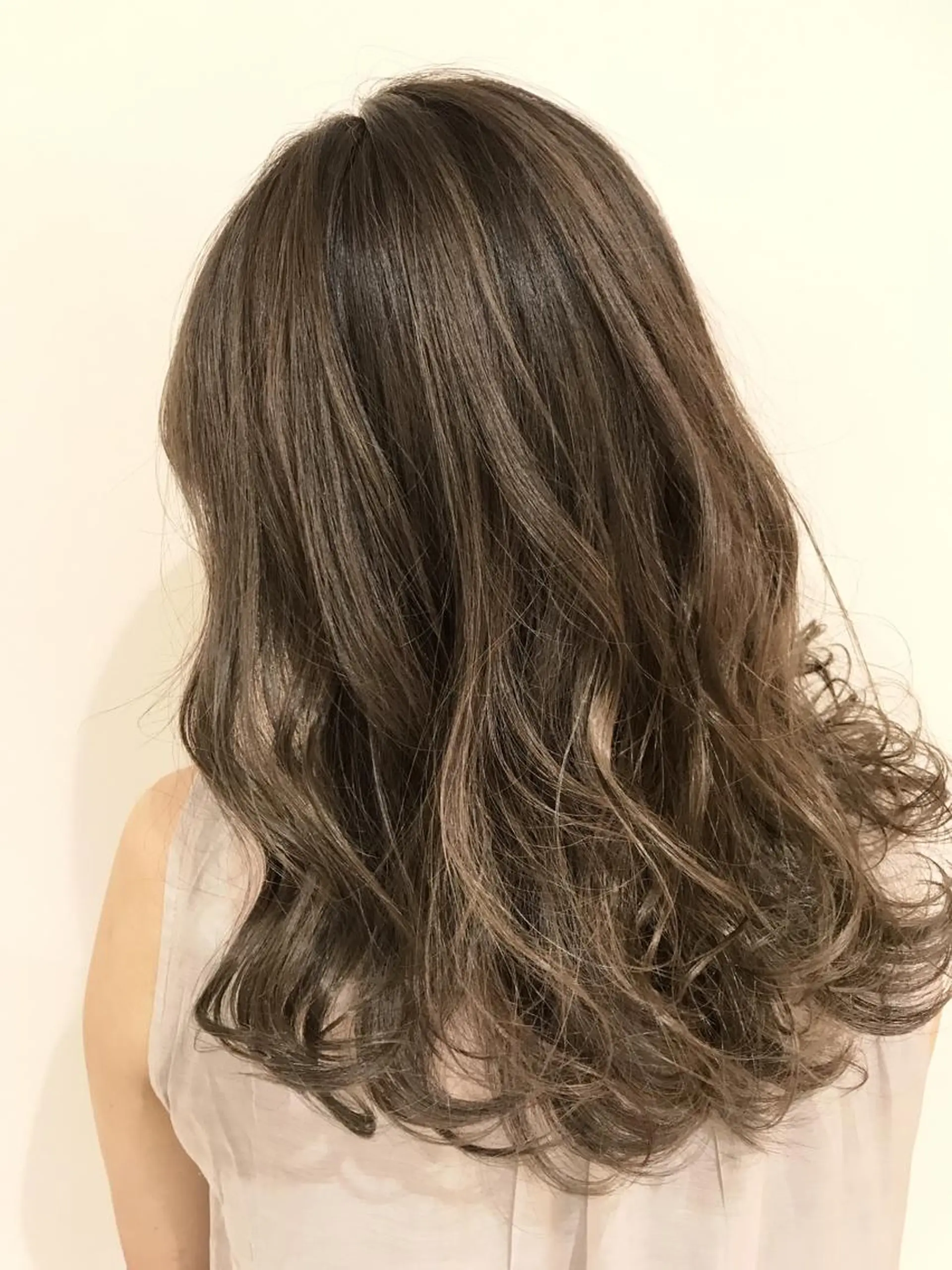 ミディアム カラー ハイライトカラー イルミナカラー ハイライト カット ヘアカラー ハイライト/髪質改善 ✂️十河祐輝のヘアスタイル