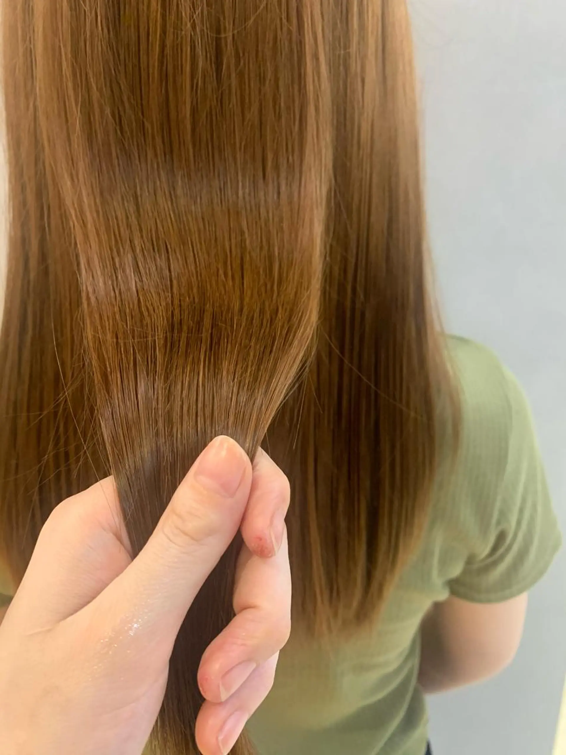 ロング くせ毛 外国人風カラー ハイライト 髪質改善 似合わせカット ヘアカラー トリートメント k-two esora 池袋店所属・土佐 優奈のヘアスタイル