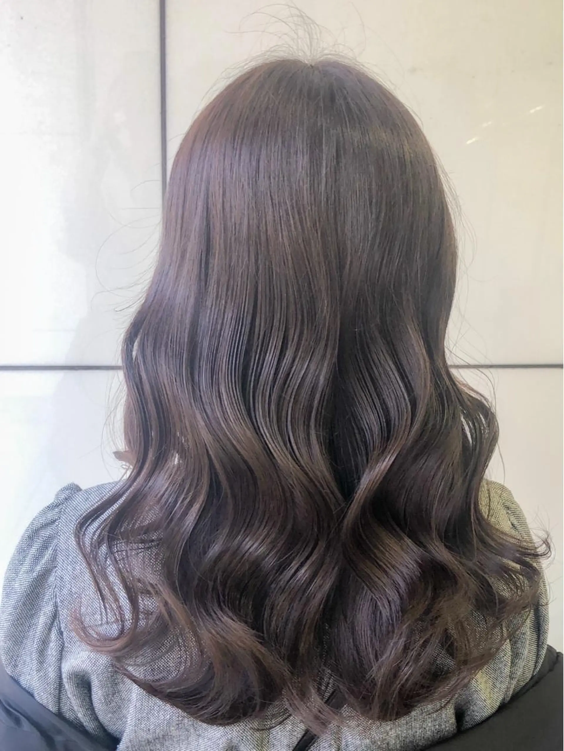ロング カラー ヘアカラー トリートメント 関 彩花のヘアスタイル