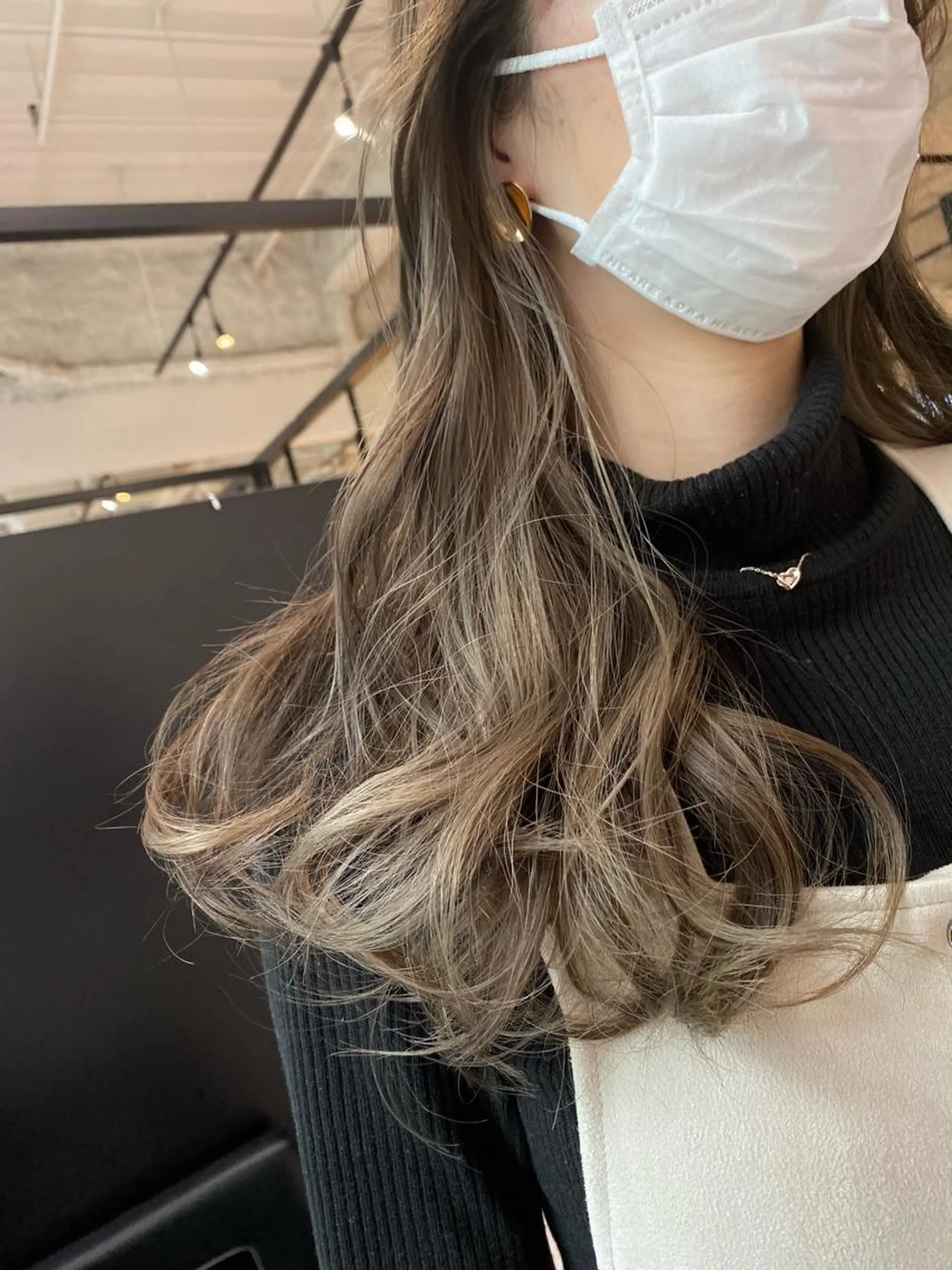 ロング カラー バレイヤージュ ベージュカラー ブリーチ ケアブリーチ デザインカラー カット ヘアカラー AVANCE京橋所属・ハイトーンヘア/ 島崎　タクミのヘアスタイル