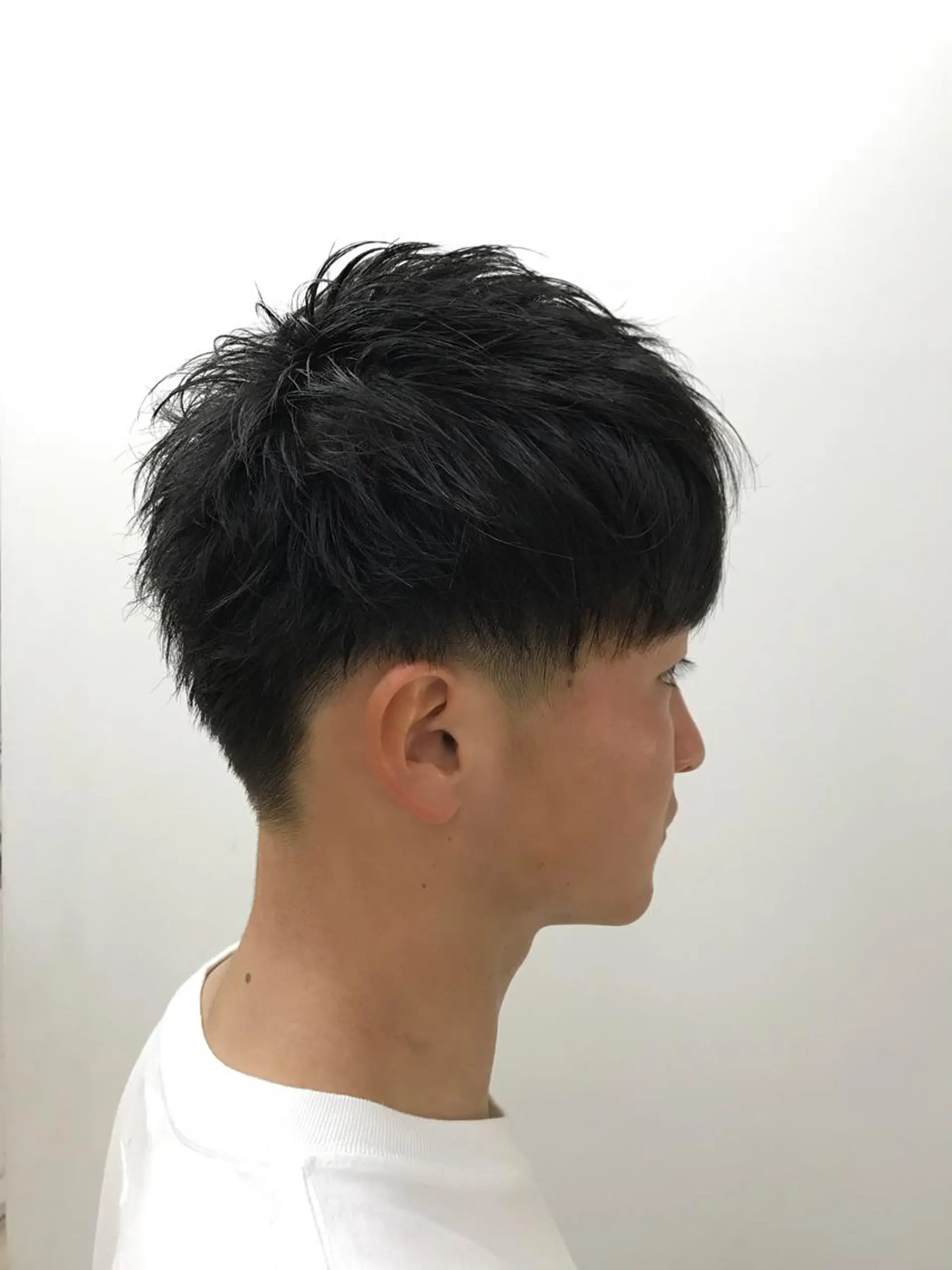 メンズ ブリーチカラー/ 岩破瑞希のヘアスタイル