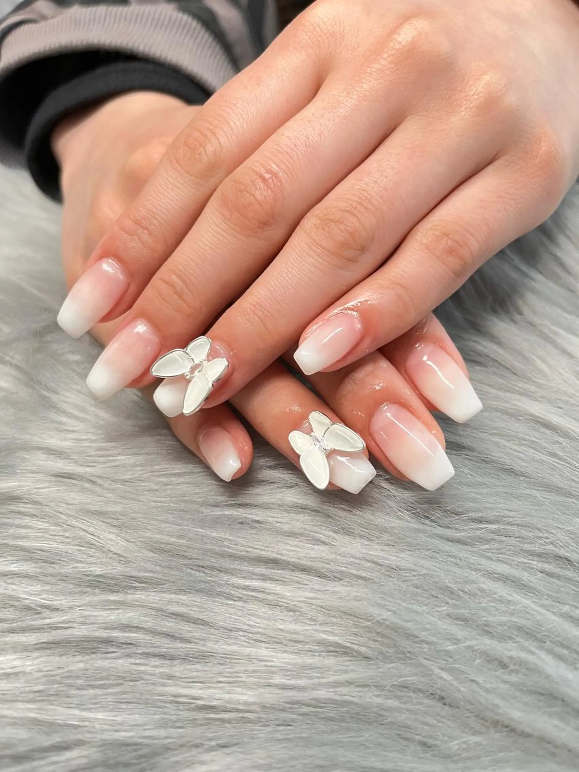 ネイル 長さ出し グラデーション NAIL　Y's所属・NAIL　Y's 💙のネイルデザイン